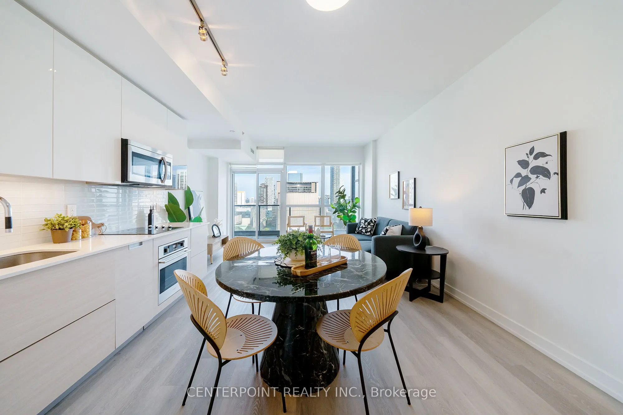 210 Simcoe Street, #2305