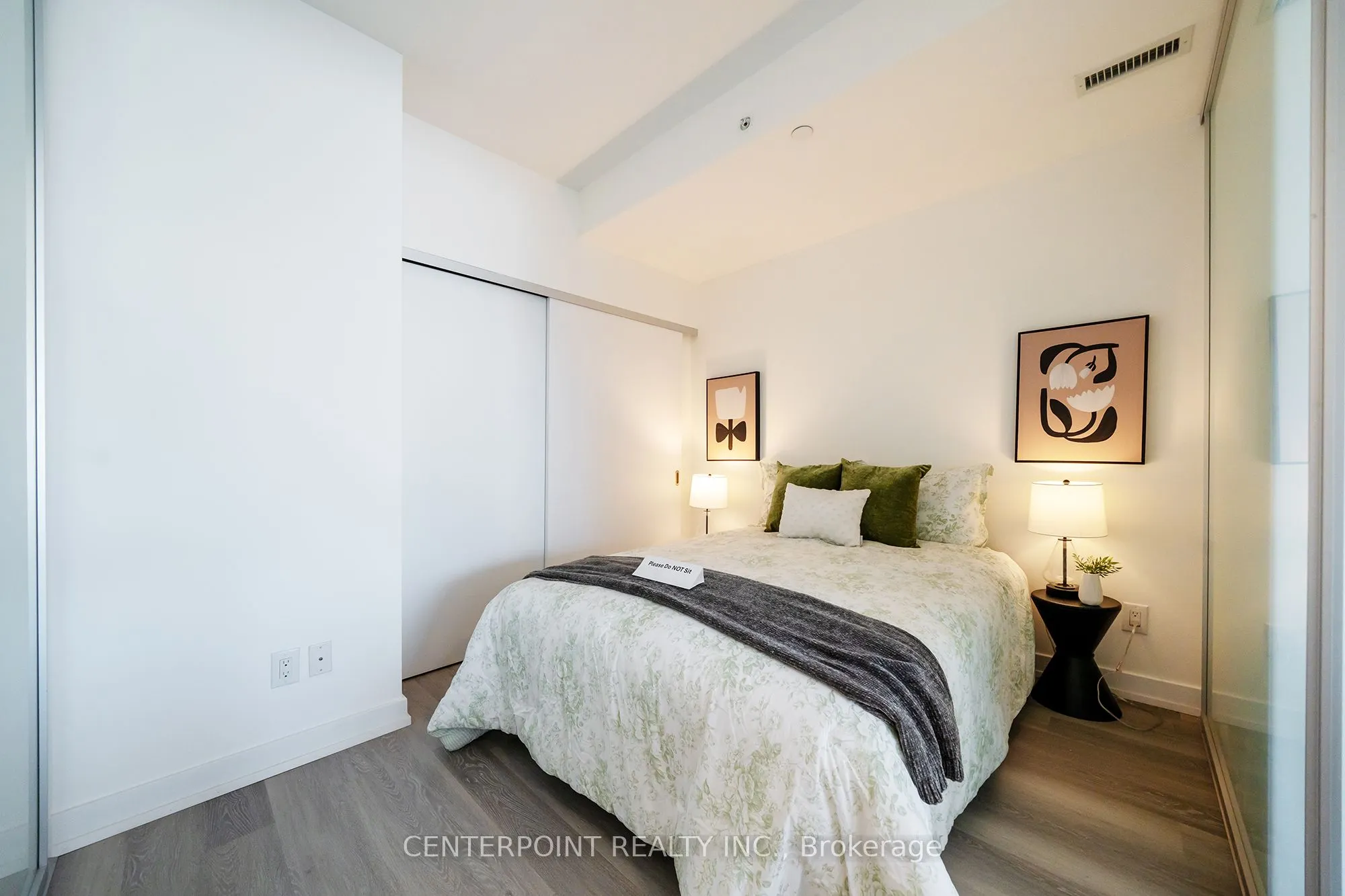 210 Simcoe Street, #2305