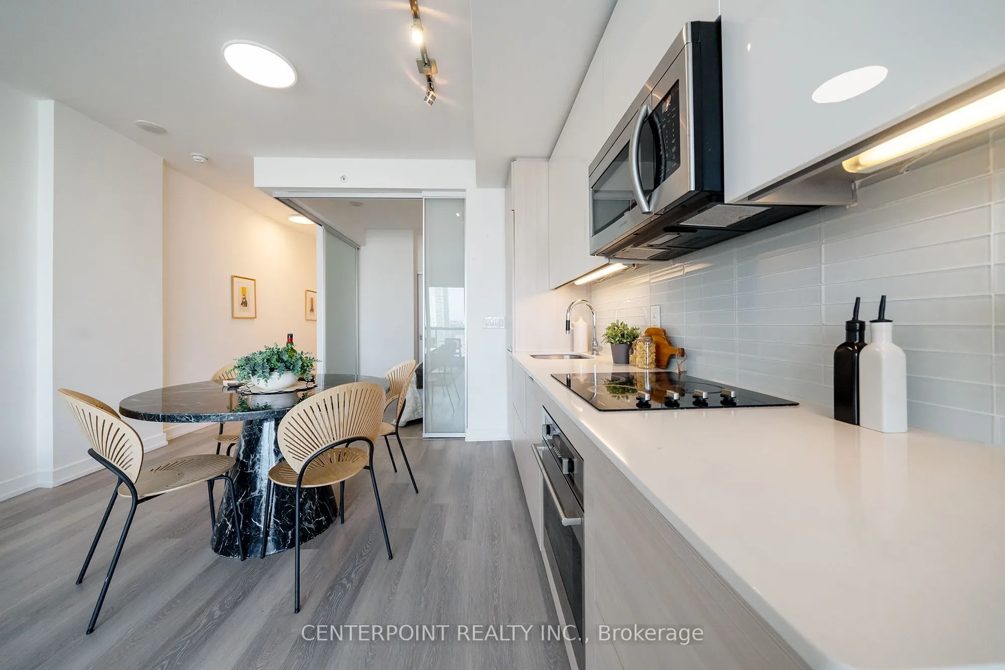 210 Simcoe Street, #2305