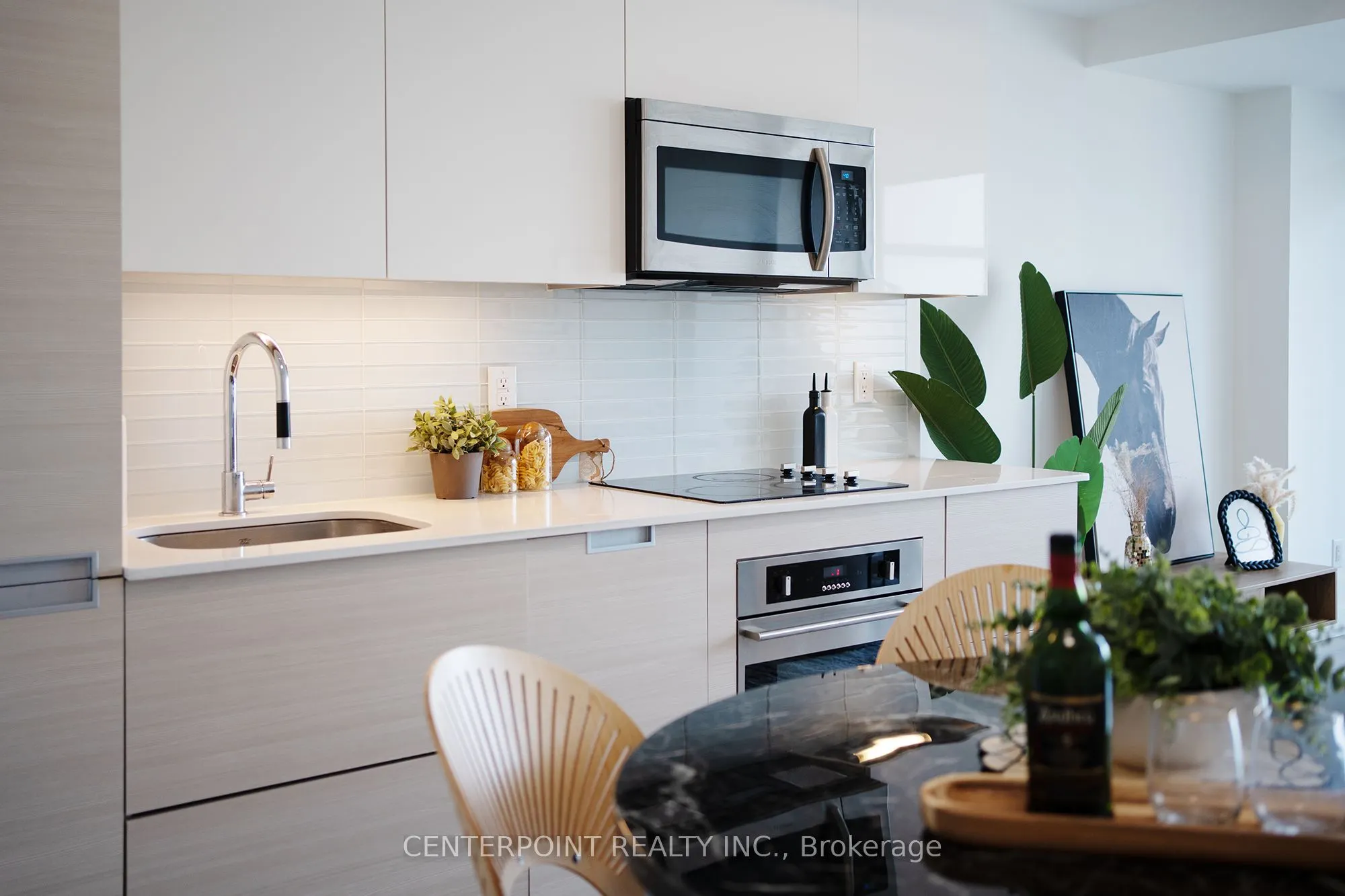 210 Simcoe Street, #2305