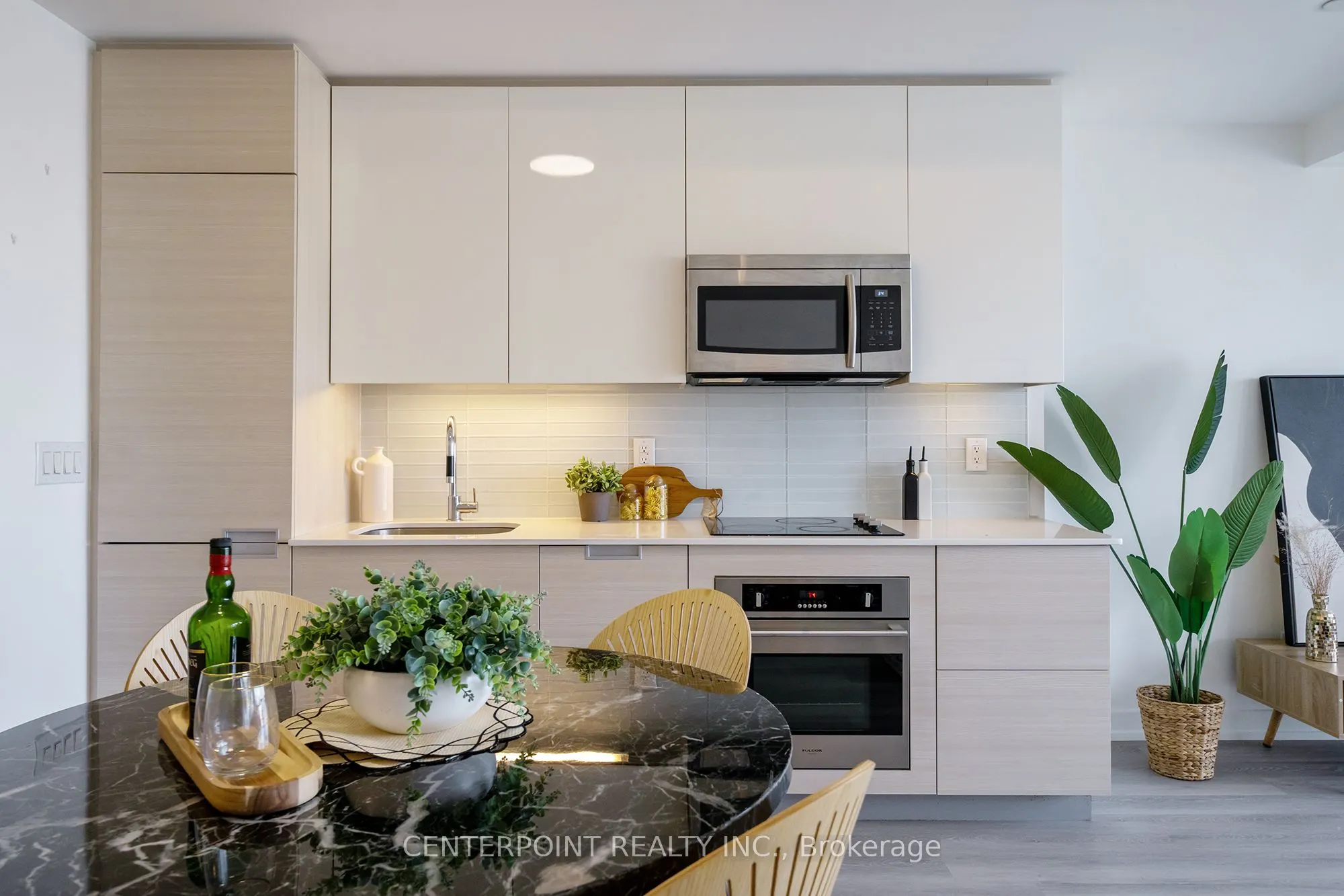 210 Simcoe Street, #2305