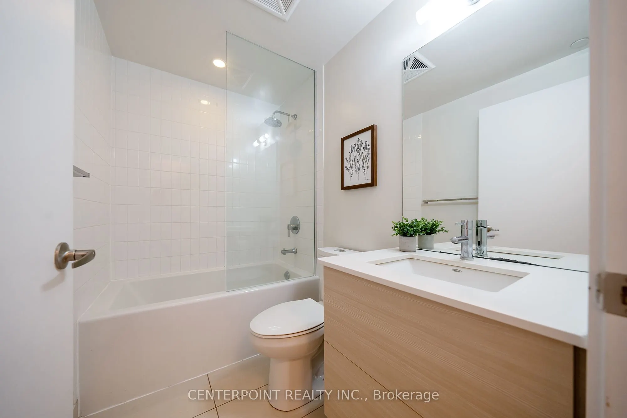 210 Simcoe Street, #2305