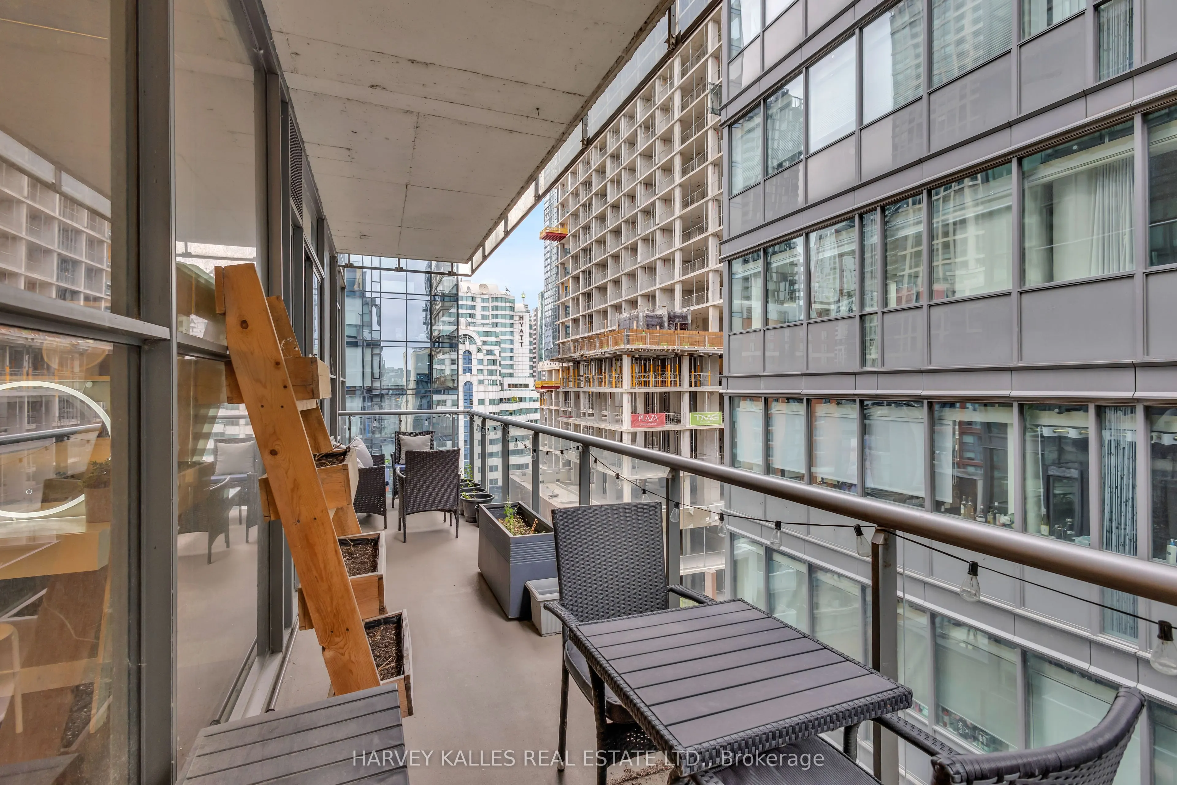 25 Oxley Street, #1205