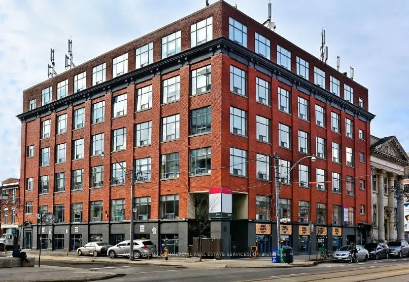 489 College Street, #401