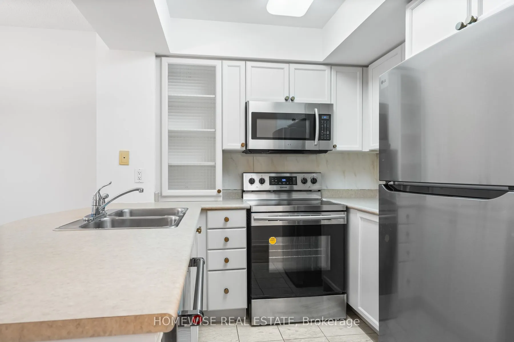 388 Bloor Street E, #601