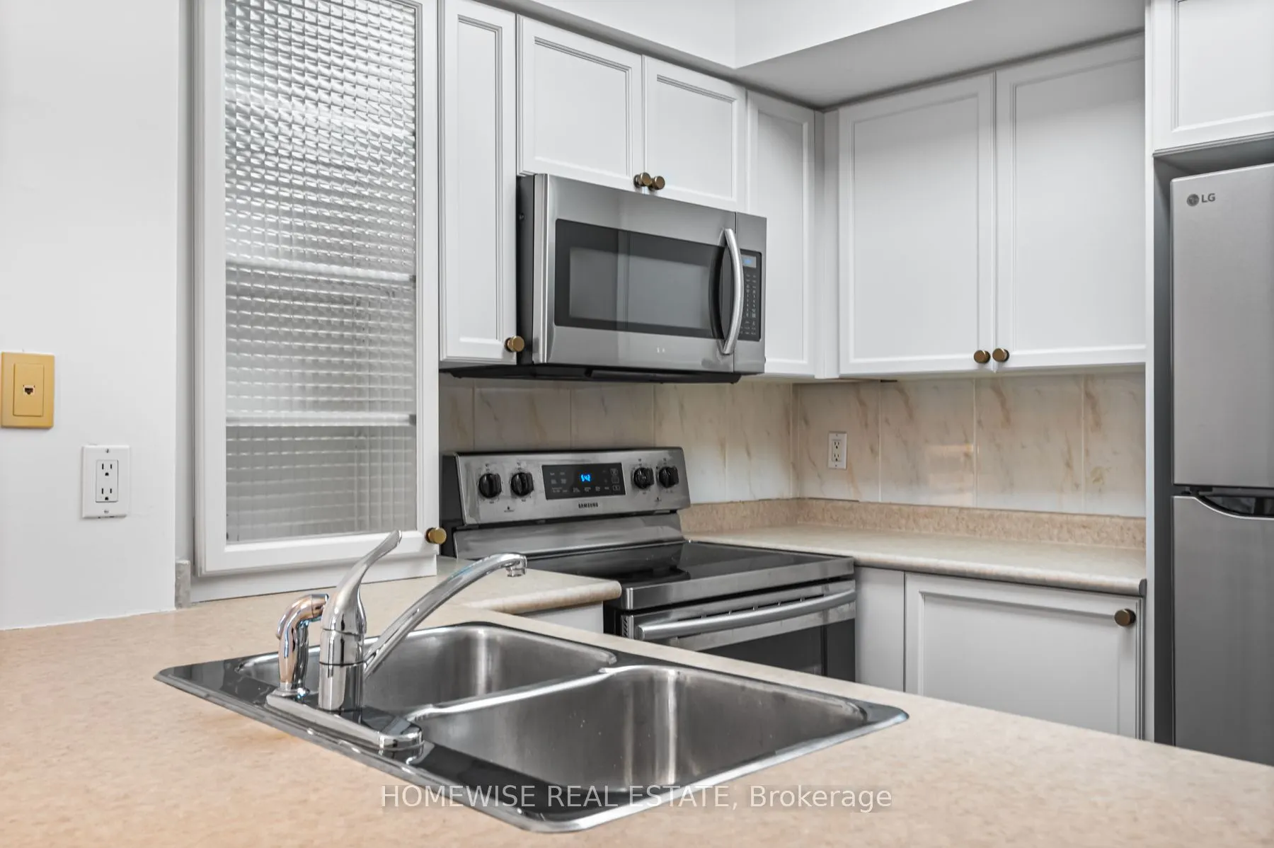 388 Bloor Street E, #601