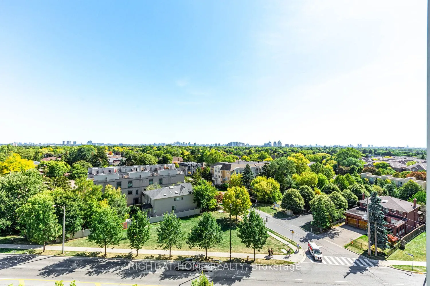 18 Holmes Avenue, #815