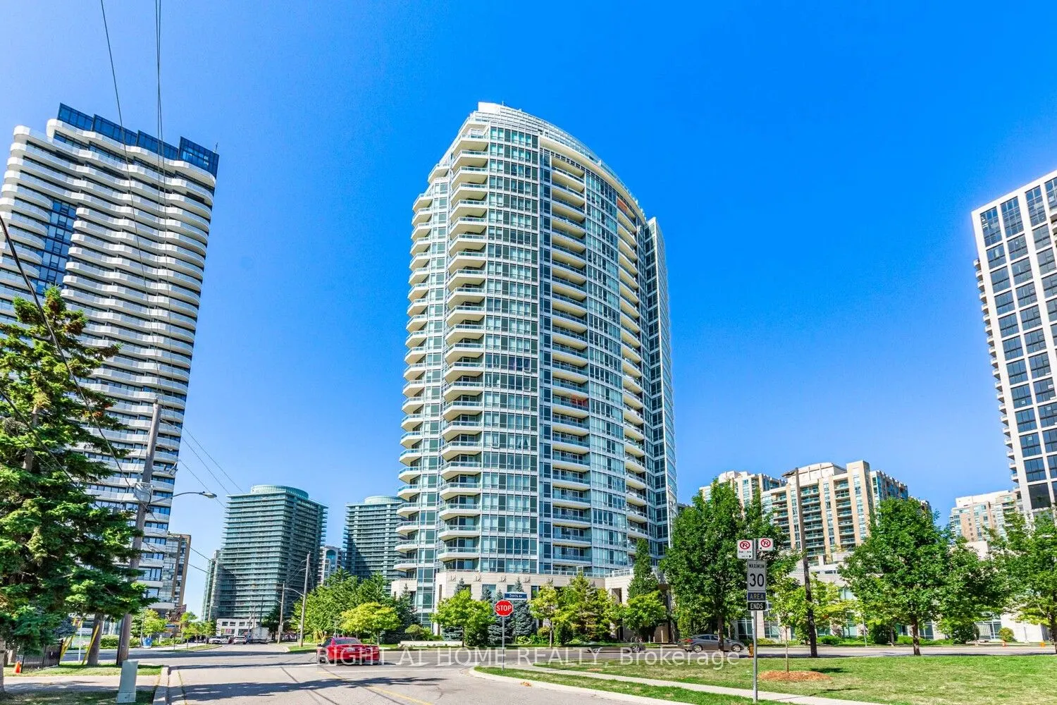 18 Holmes Avenue, #815