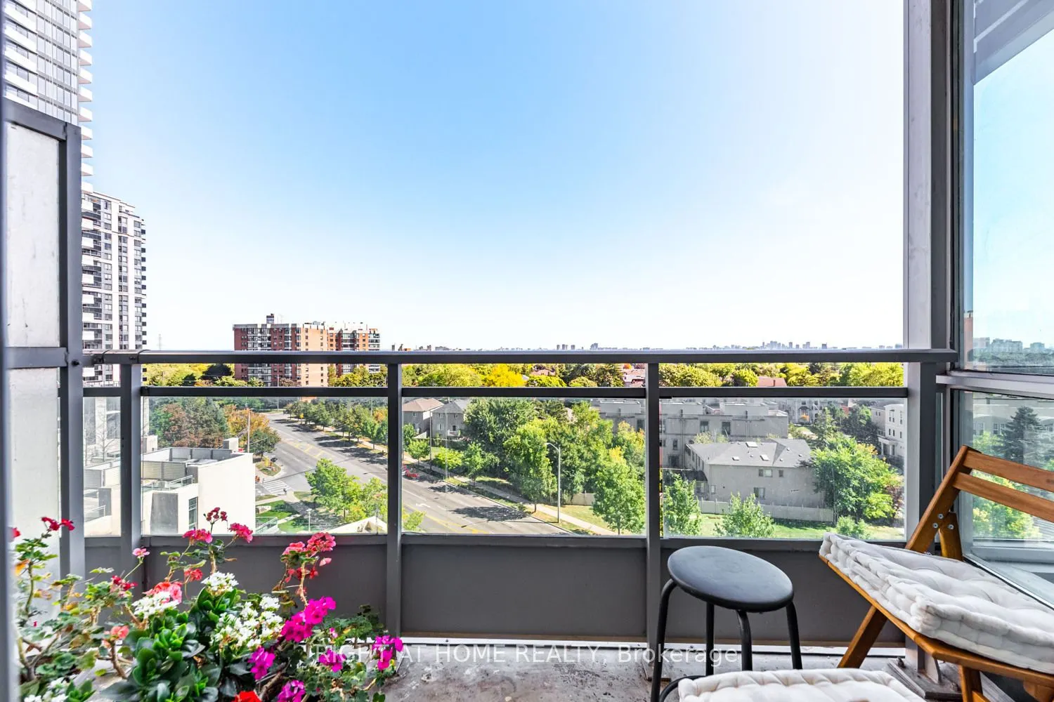 18 Holmes Avenue, #815