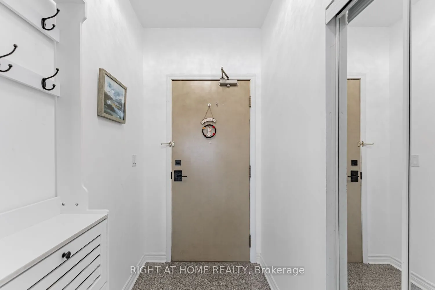 18 Holmes Avenue, #815