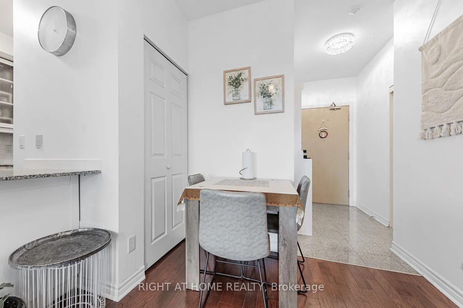18 Holmes Avenue, #815