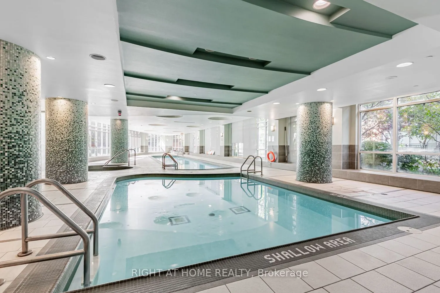 18 Holmes Avenue, #815