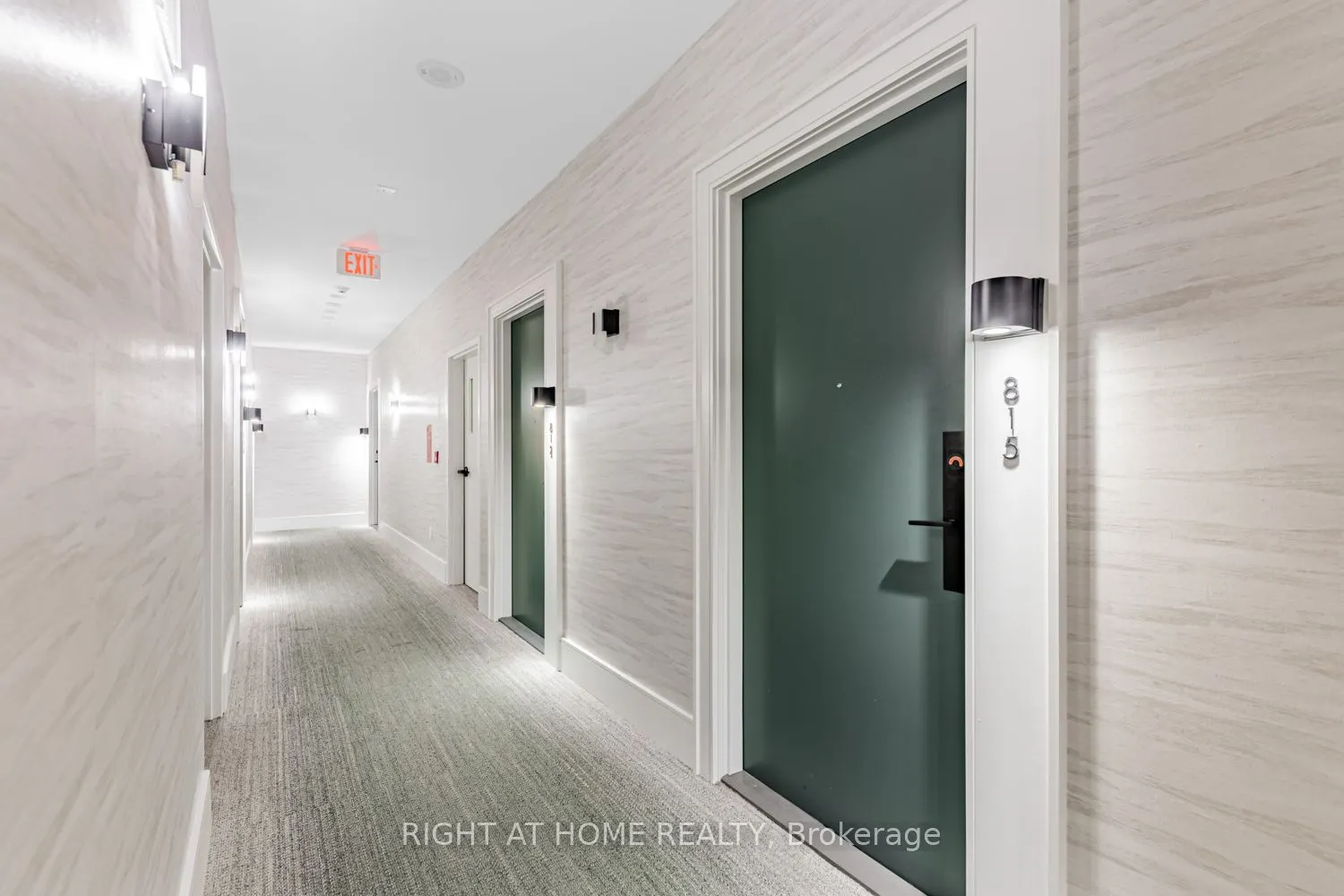 18 Holmes Avenue, #815