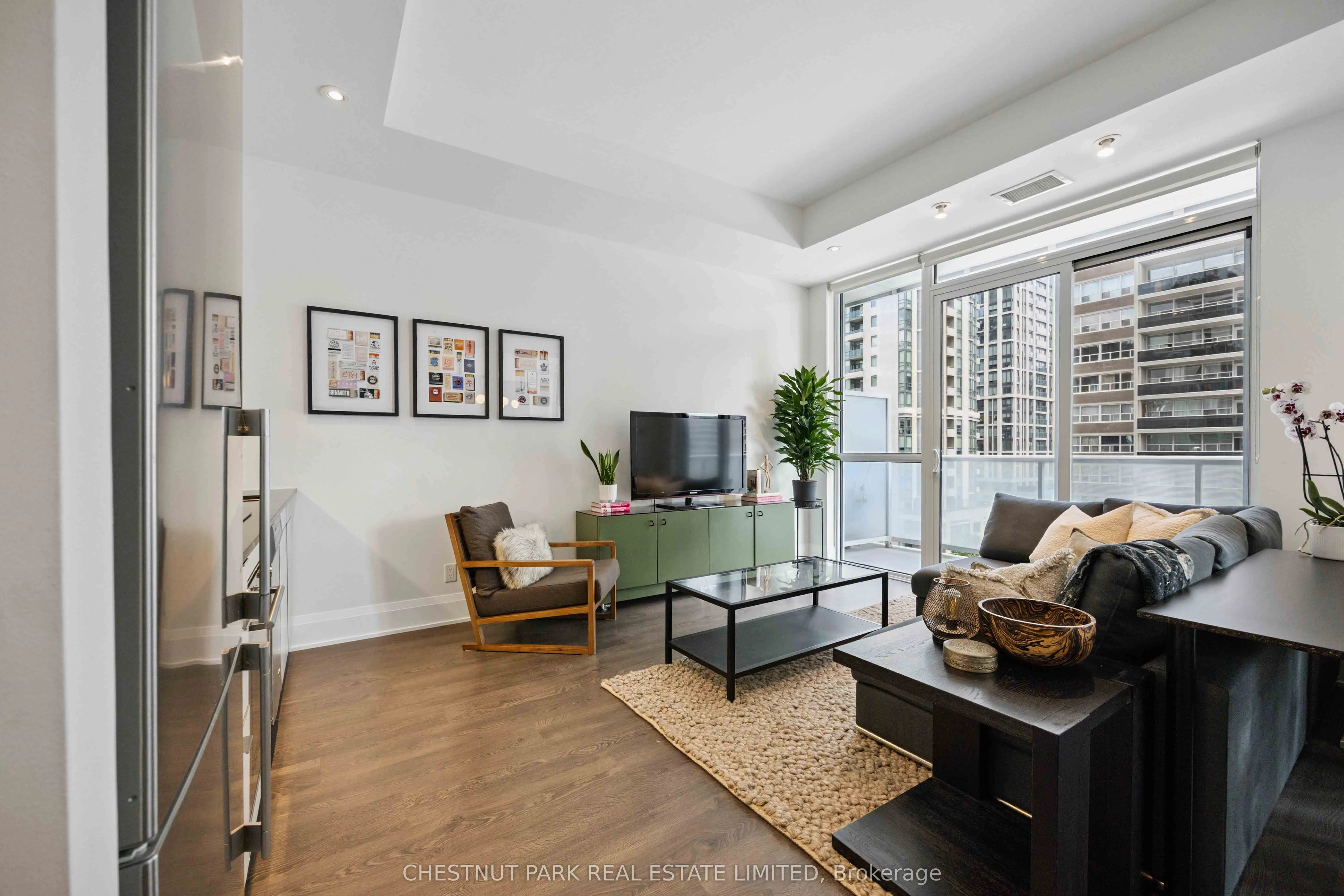 101 Erskine Avenue, #608