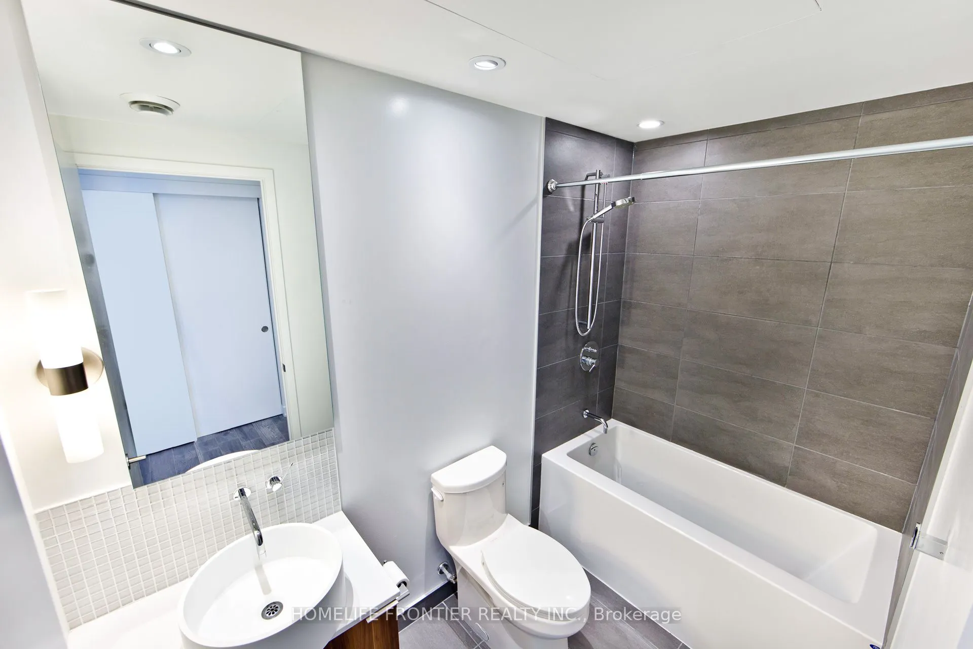 185 Roehampton Avenue, #2110