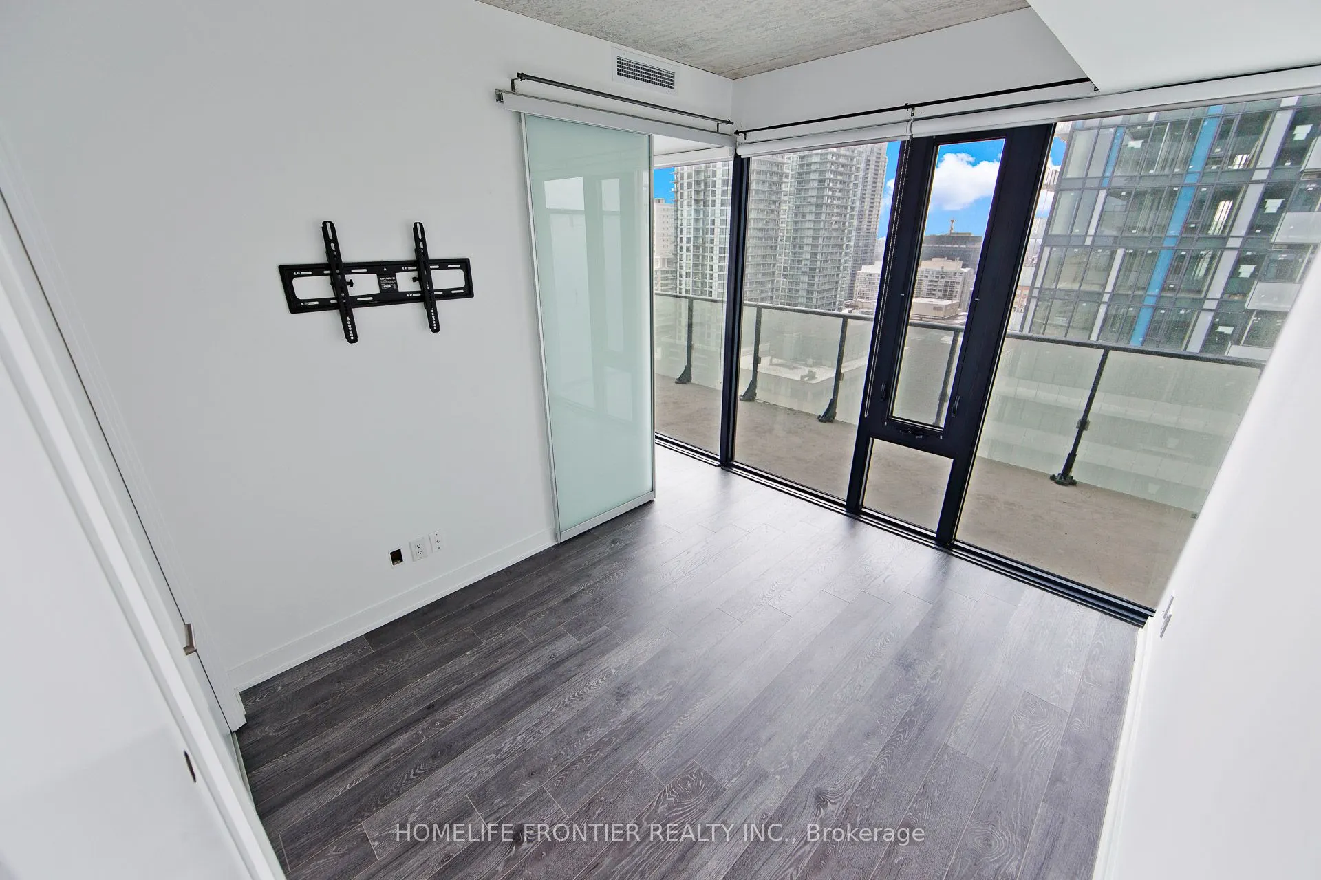 185 Roehampton Avenue, #2110