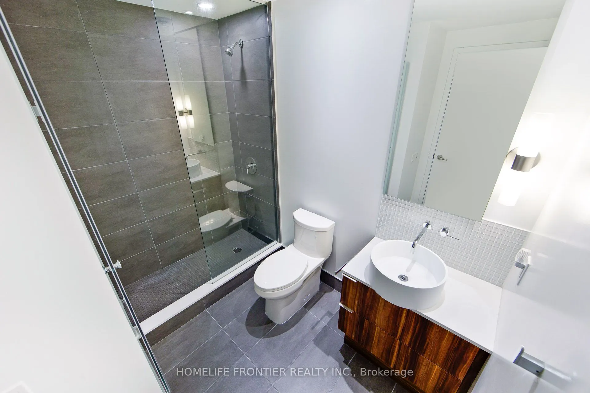 185 Roehampton Avenue, #2110