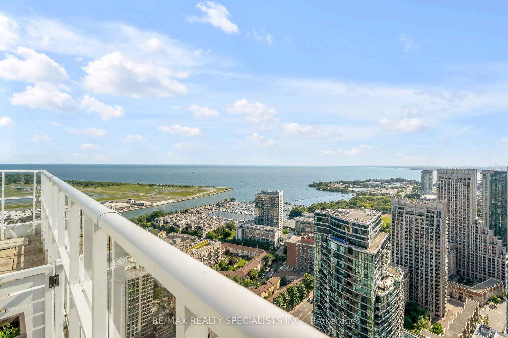 19 Bathurst Street, #1109