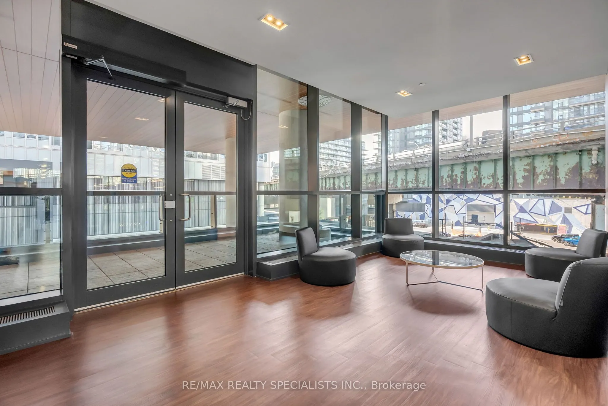 19 Bathurst Street, #1109