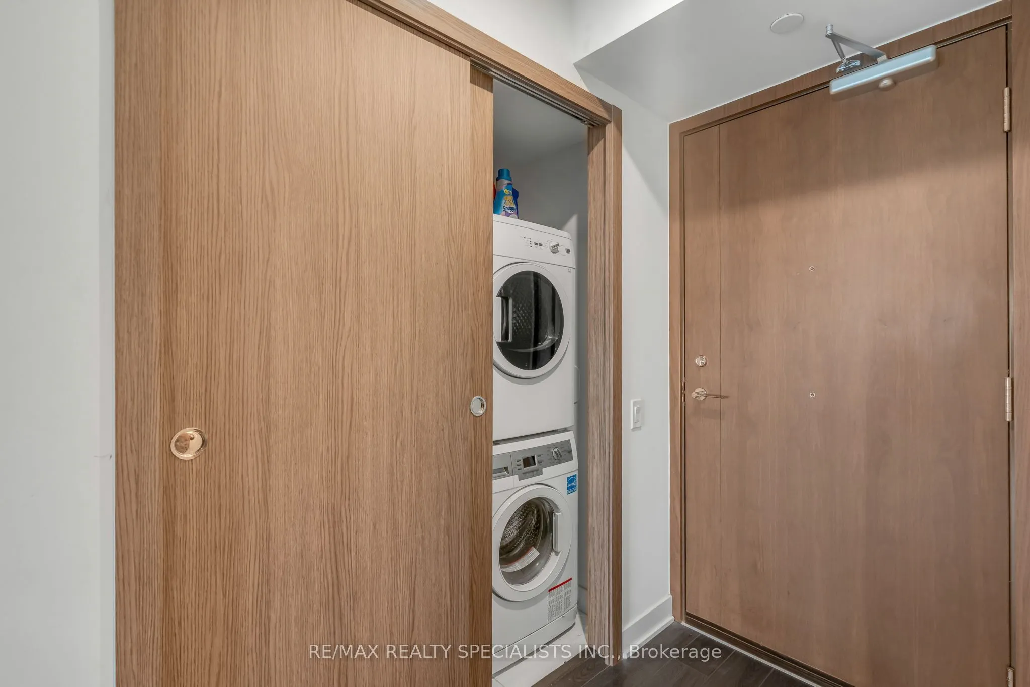 19 Bathurst Street, #1109