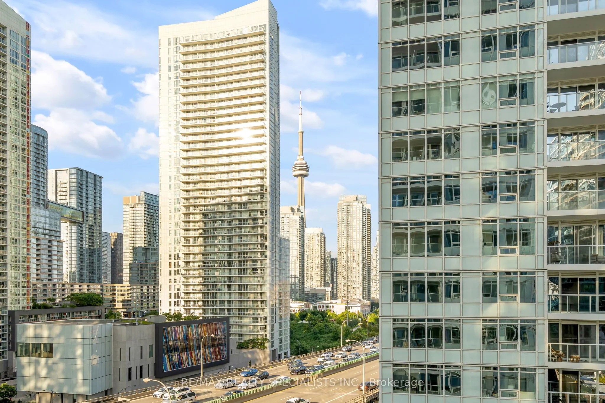 19 Bathurst Street, #1109