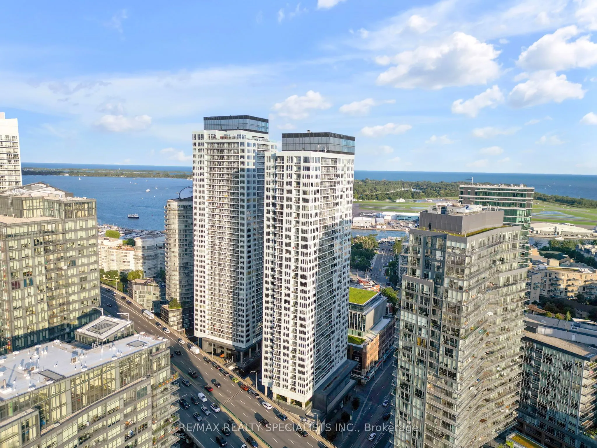 19 Bathurst Street, #1109