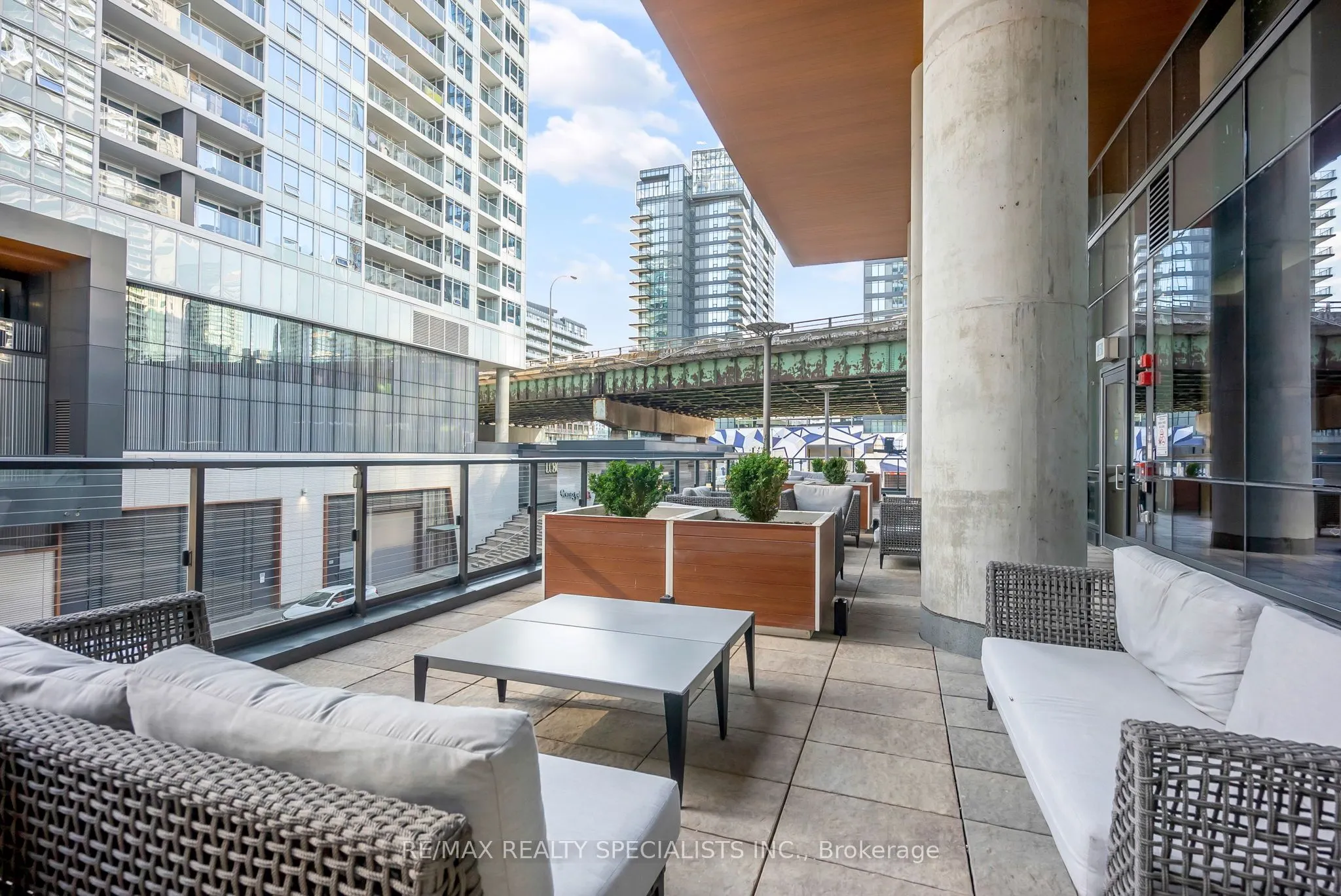 19 Bathurst Street, #1109