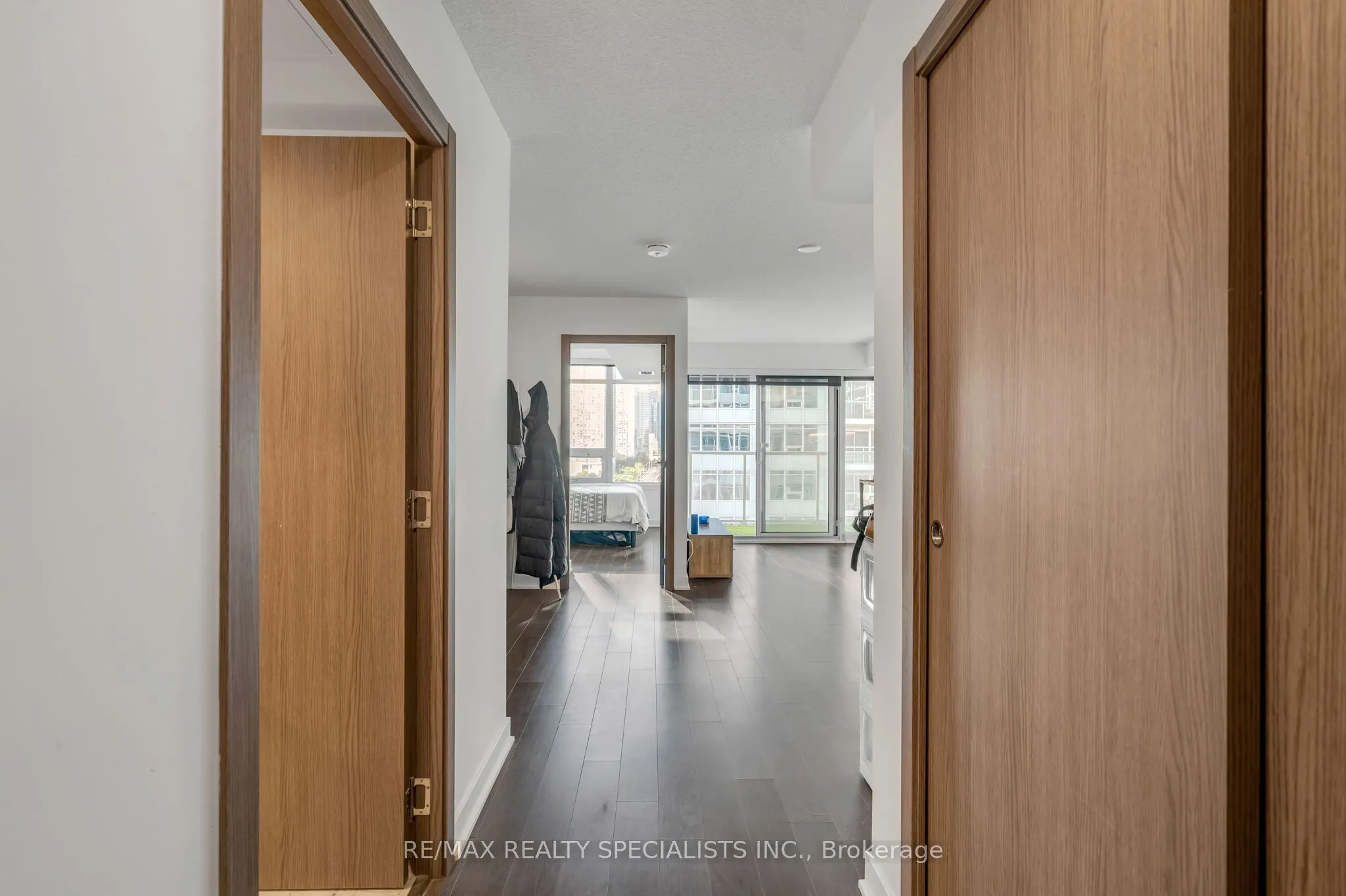 19 Bathurst Street, #1109