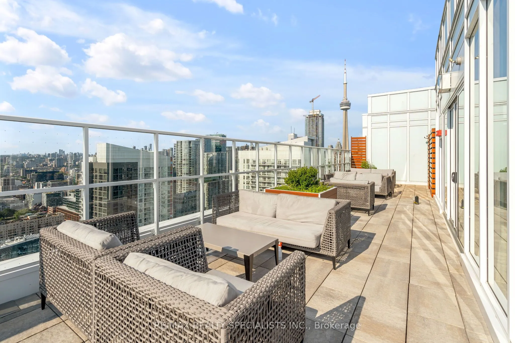 19 Bathurst Street, #1109