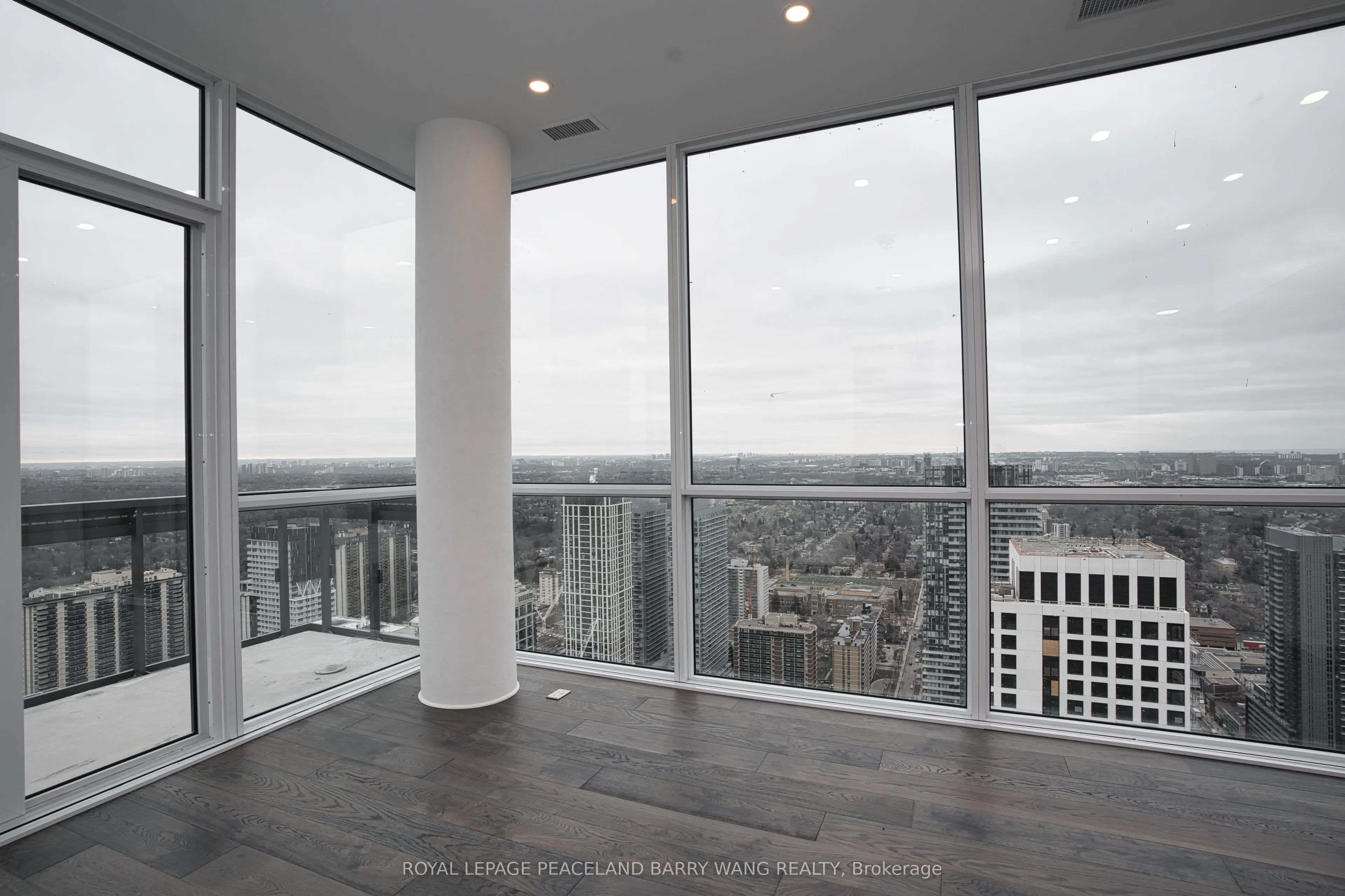 39 Roehampton Avenue, #4409