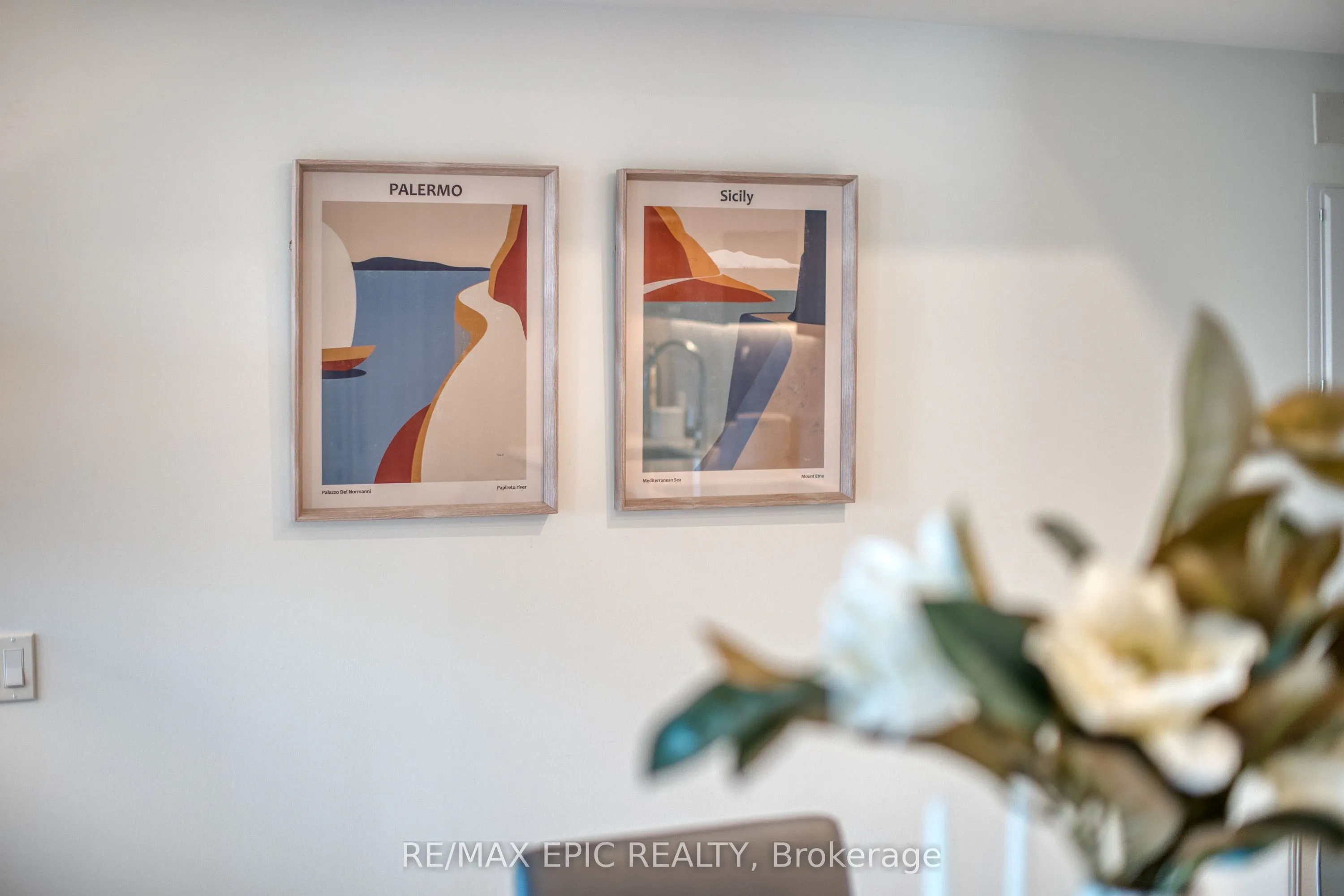 17 Bathurst Street, #810
