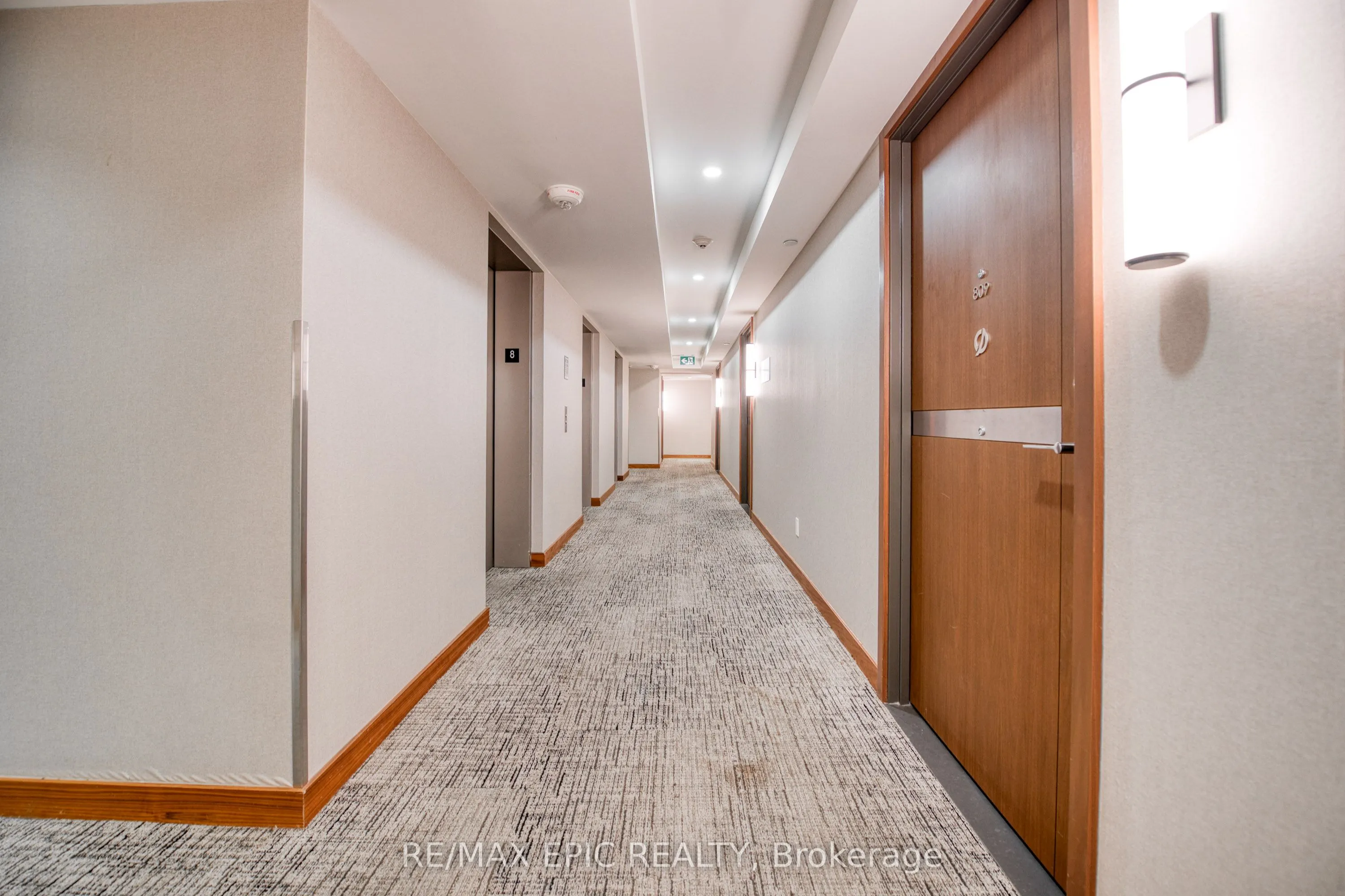 17 Bathurst Street, #810