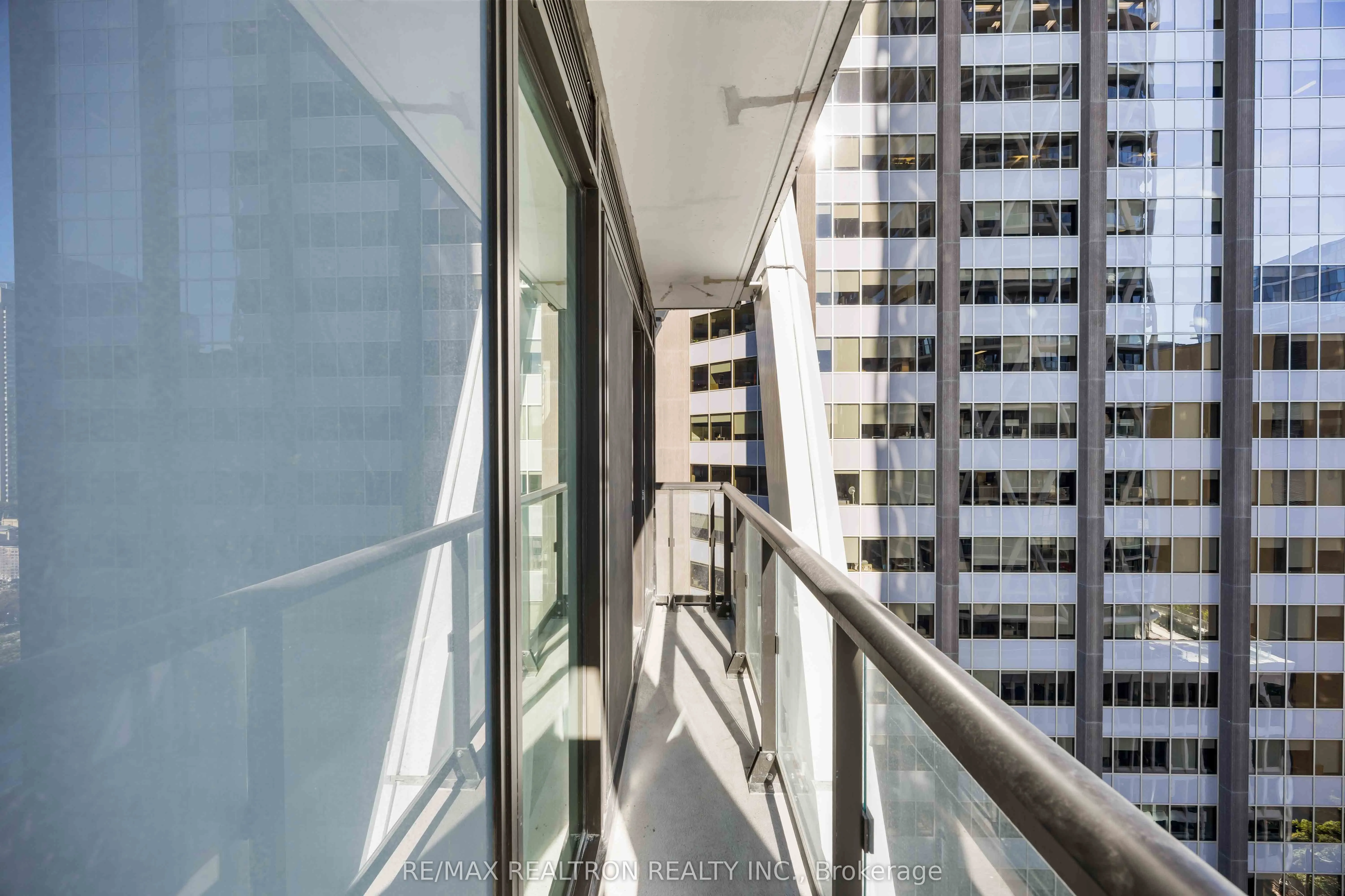 238 Simcoe Street, #1304