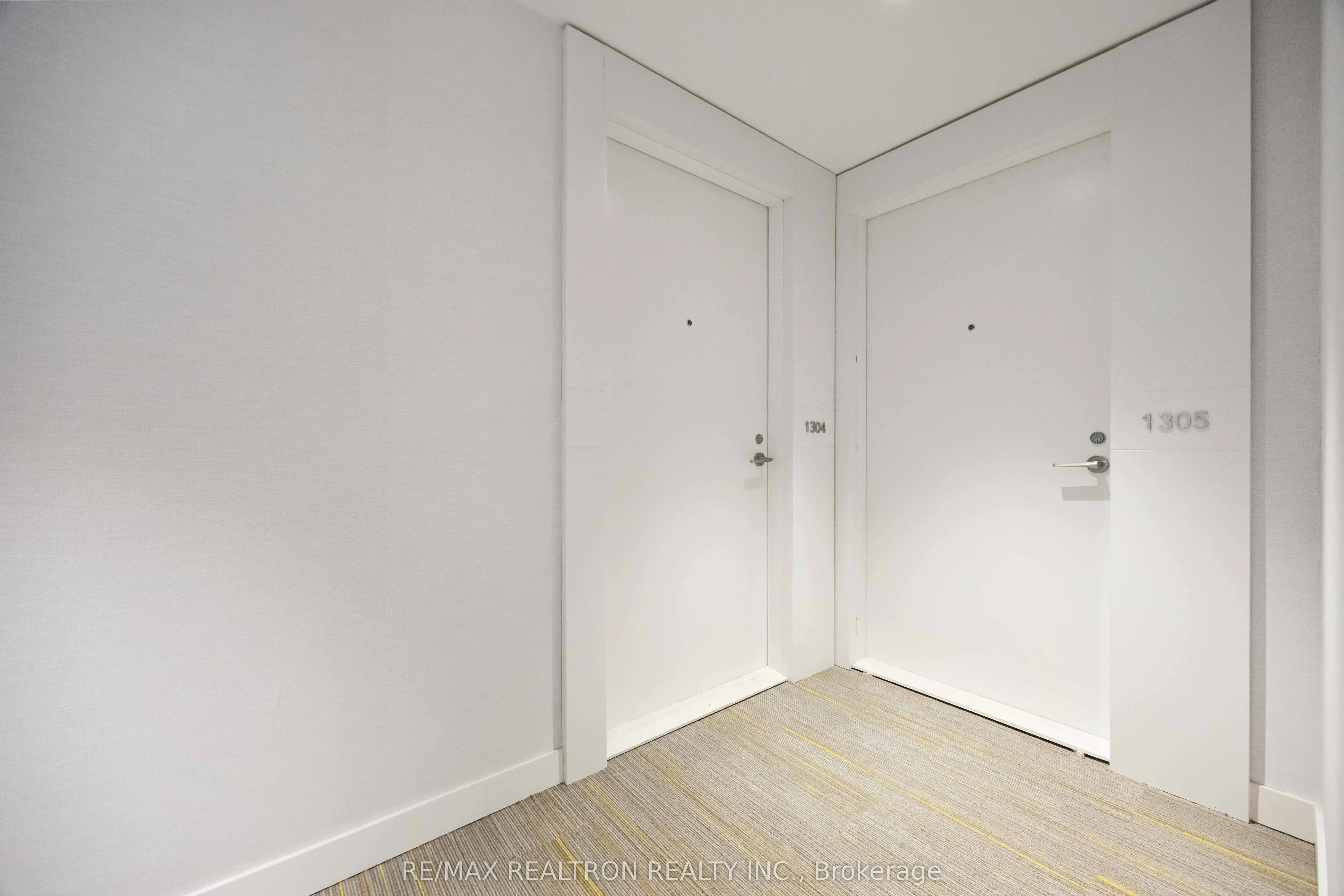 238 Simcoe Street, #1304
