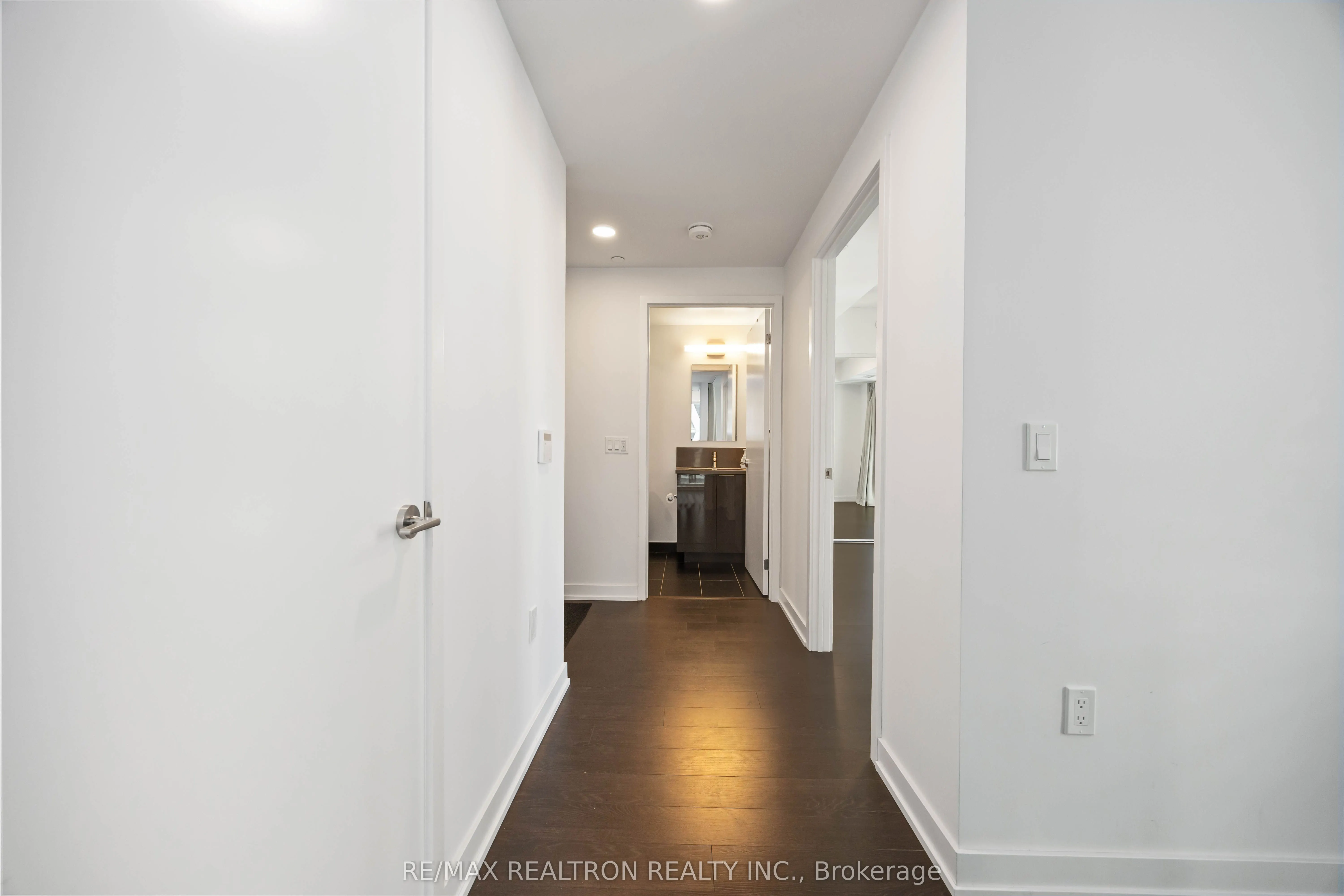 238 Simcoe Street, #1304