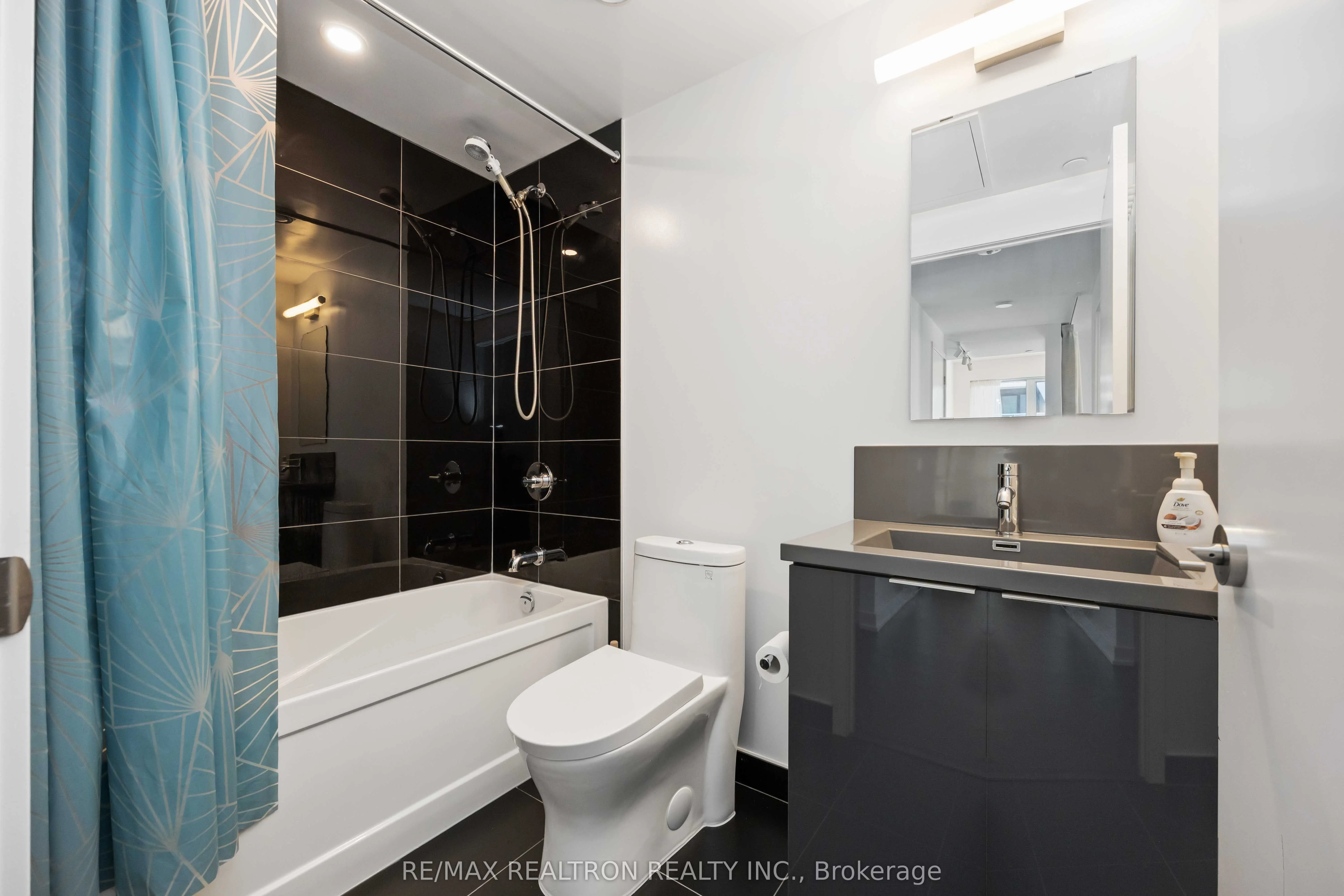 238 Simcoe Street, #1304
