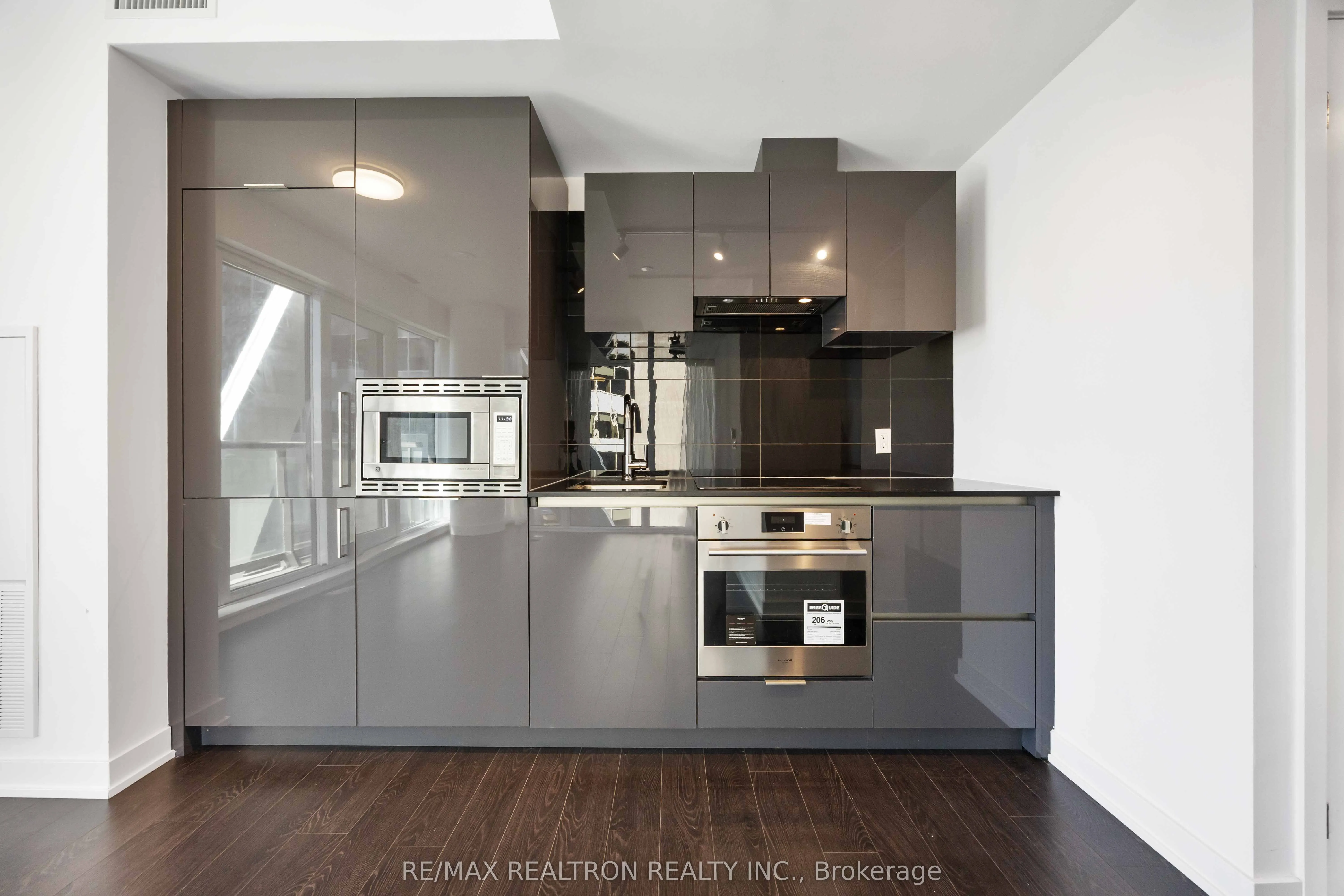 238 Simcoe Street, #1304