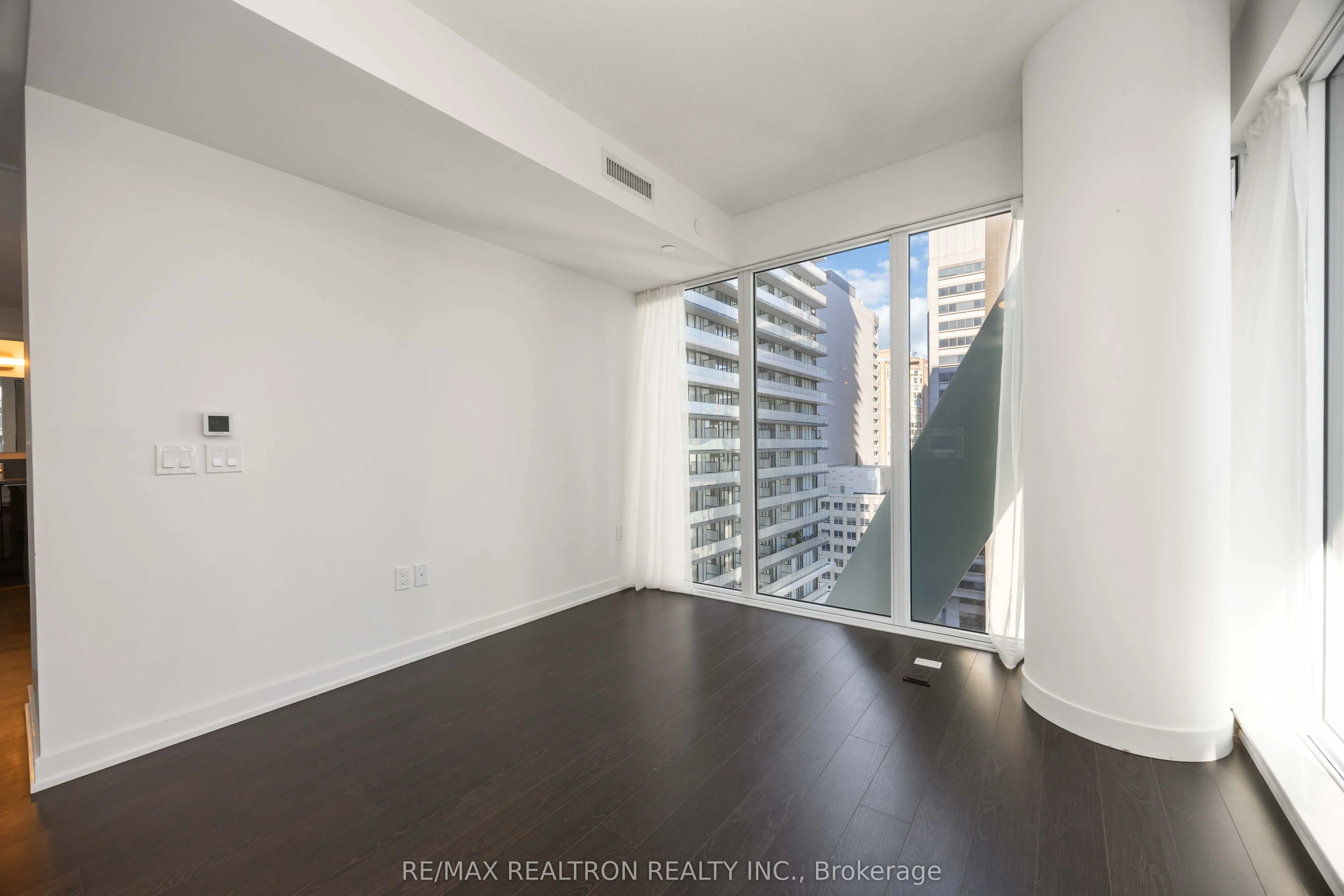 238 Simcoe Street, #1304