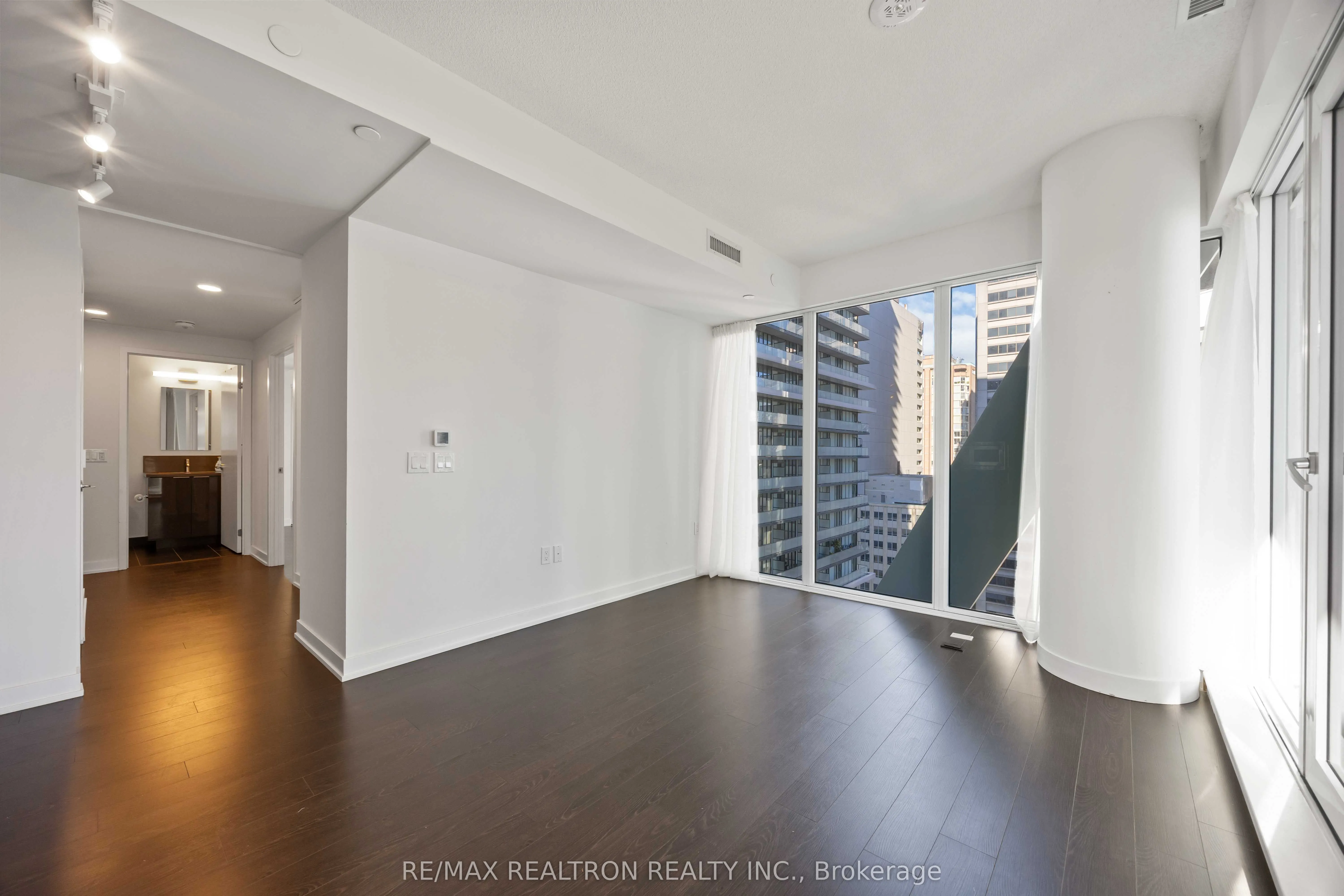 238 Simcoe Street, #1304