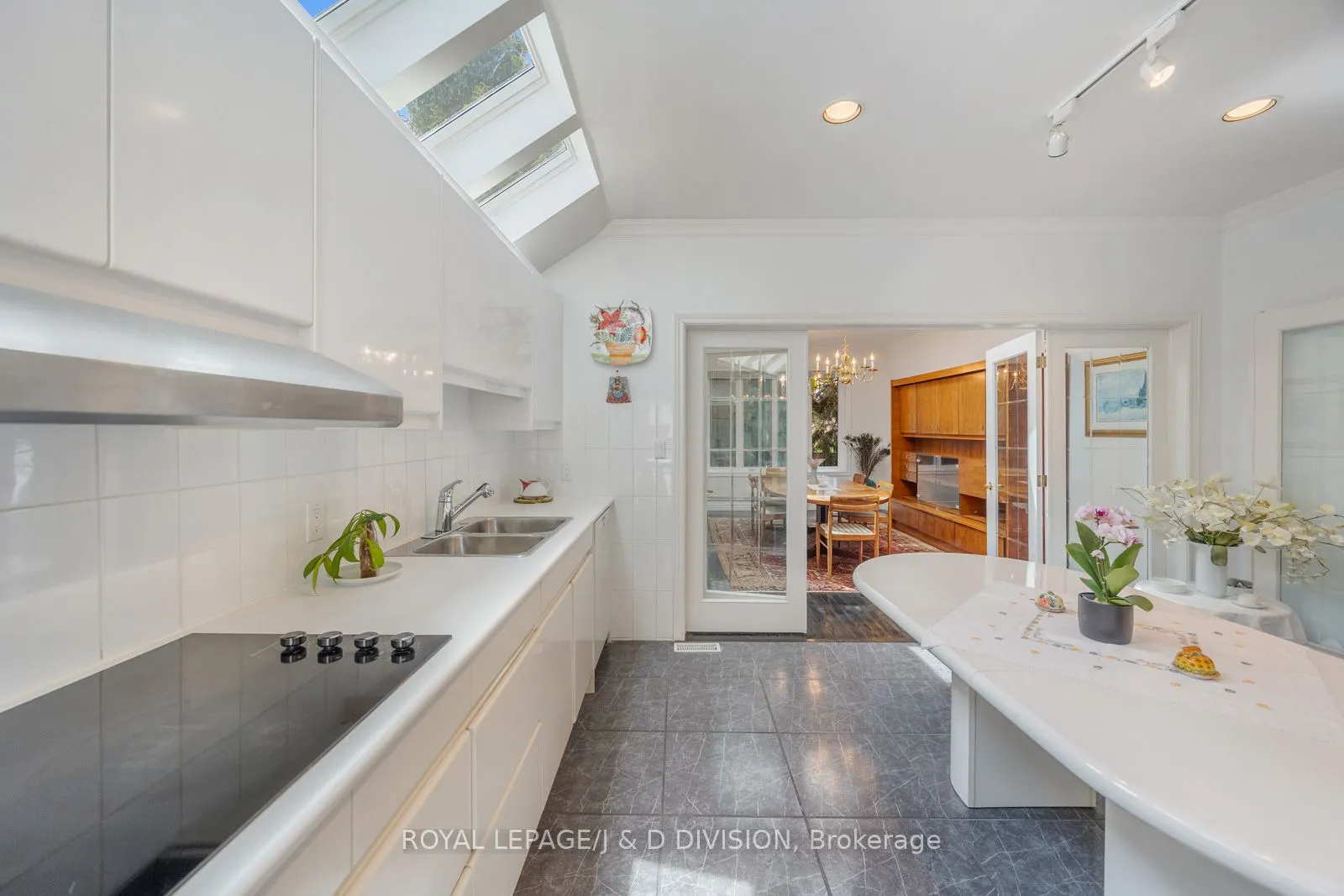 31 George Henry Boulevard