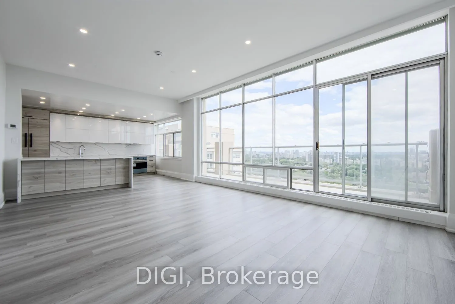400 Walmer Road, #PH4