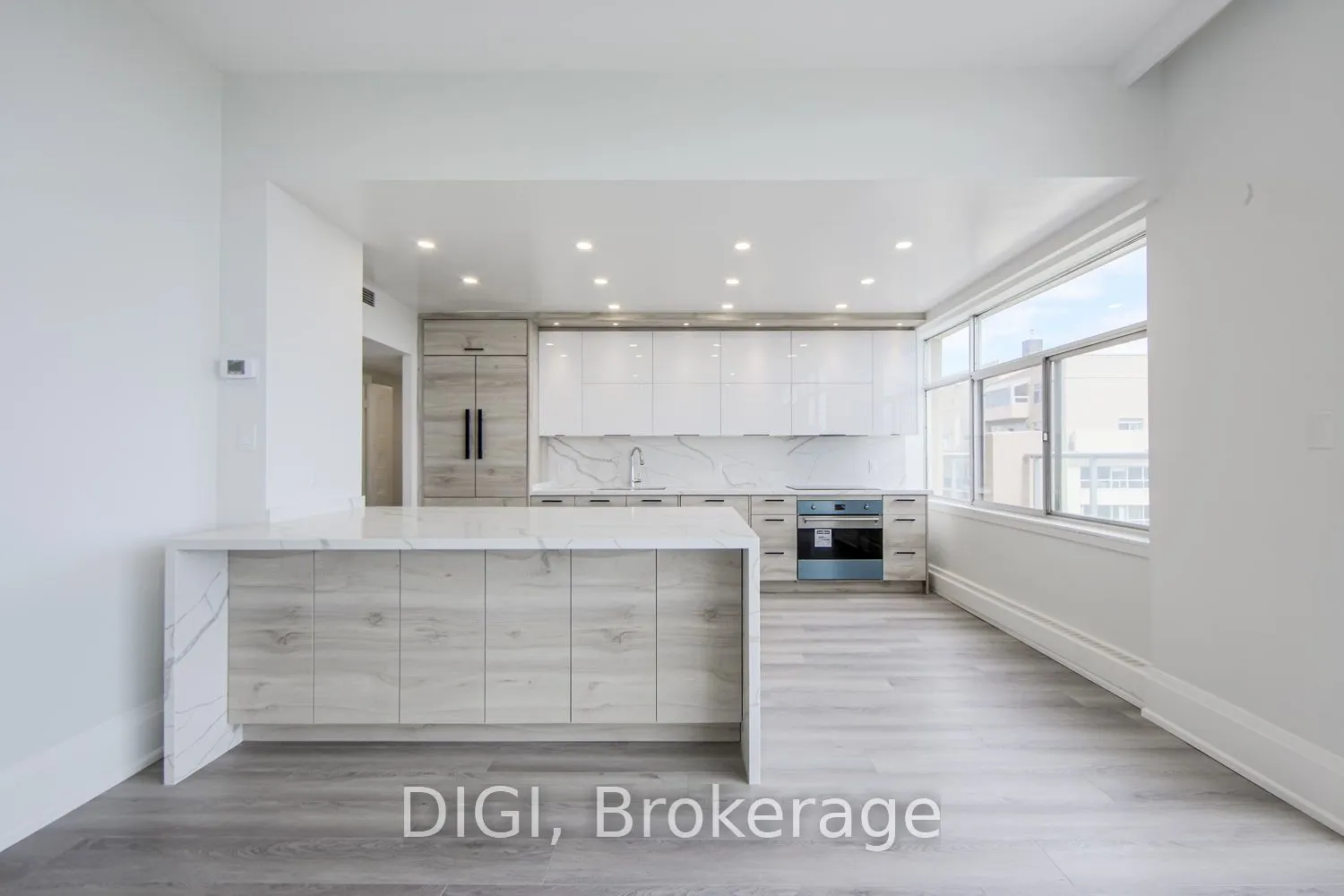 400 Walmer Road, #PH4