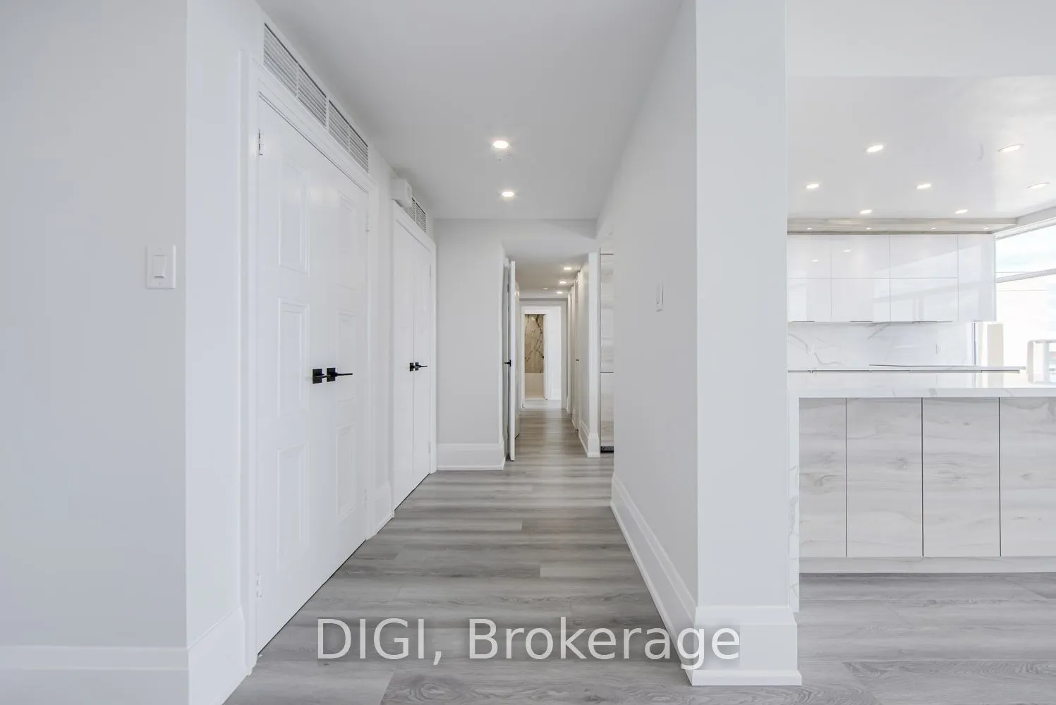 400 Walmer Road, #PH4