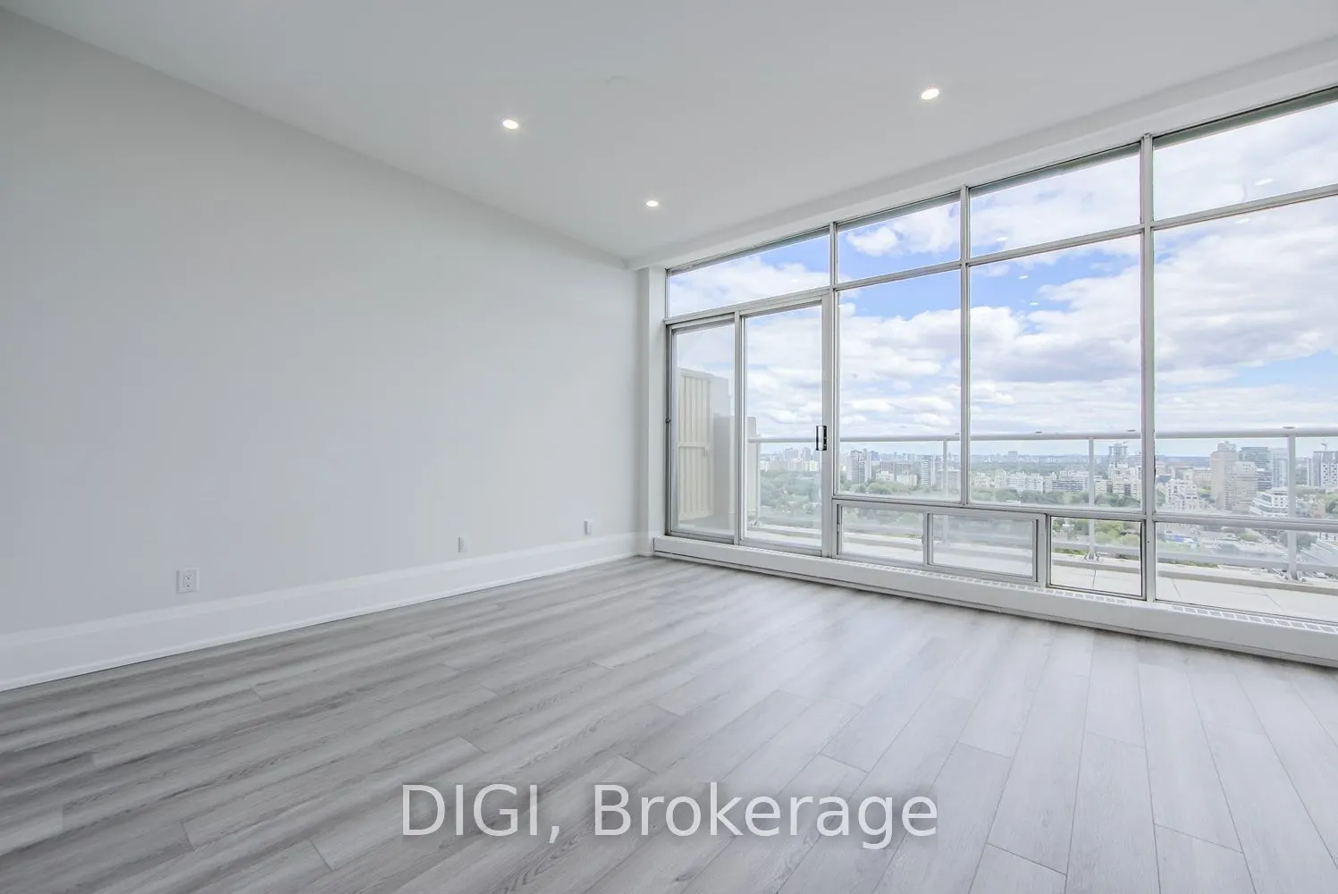 400 Walmer Road, #PH4