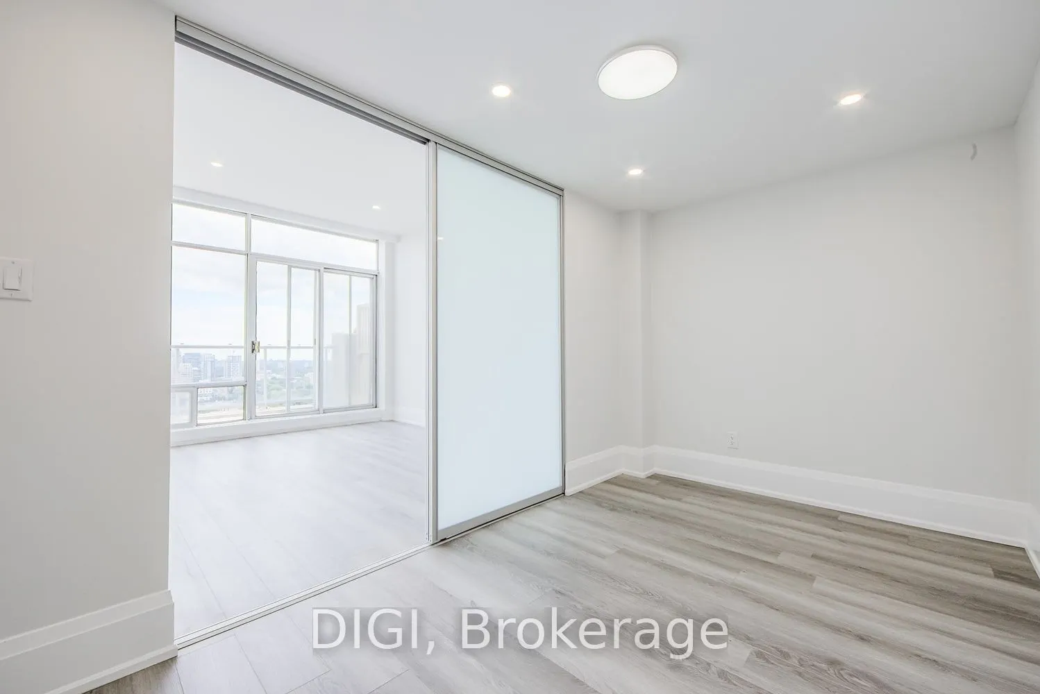400 Walmer Road, #PH4