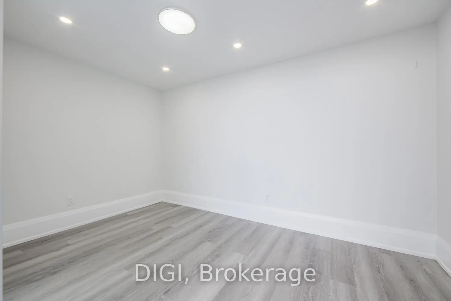 400 Walmer Road, #PH4