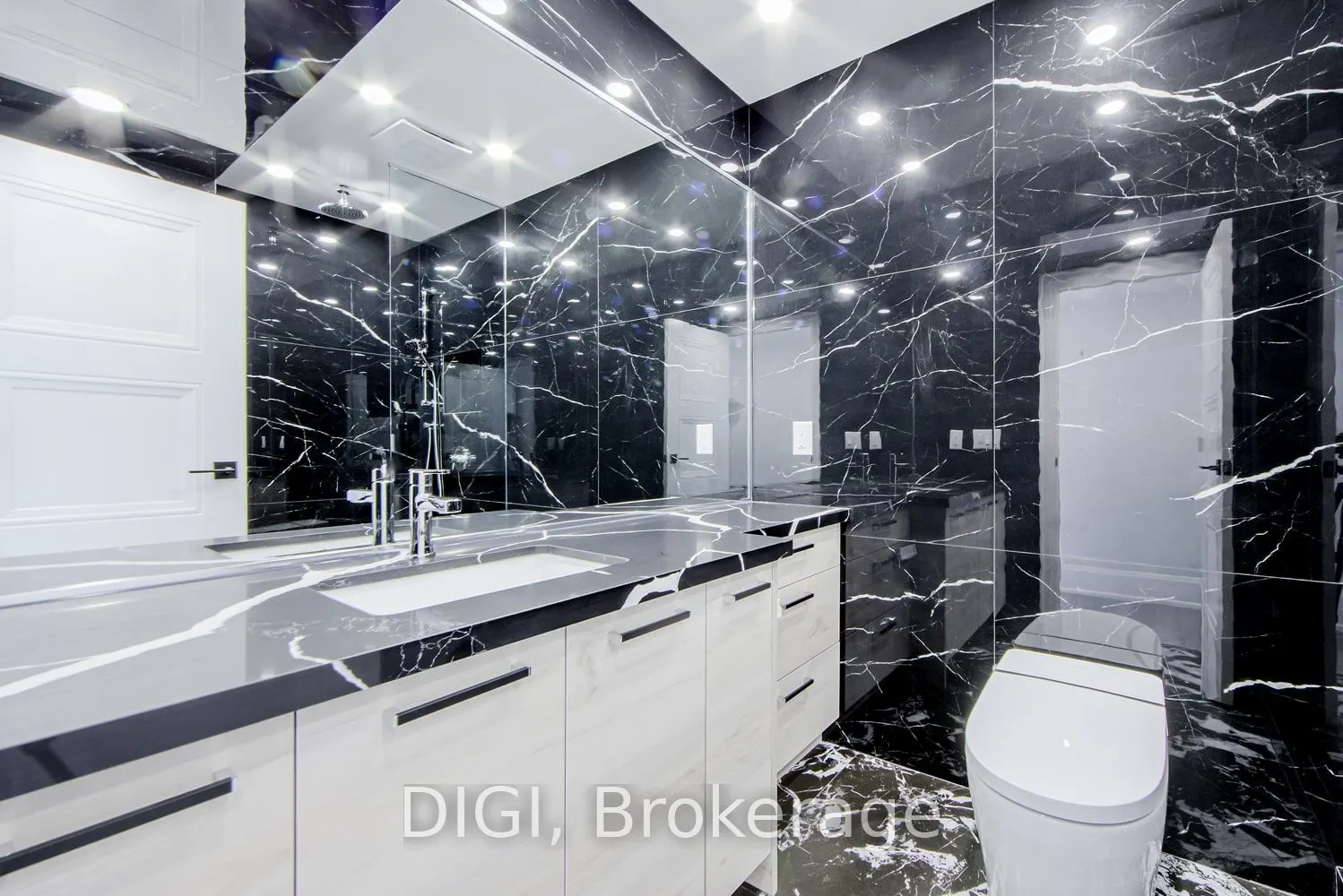 400 Walmer Road, #PH4