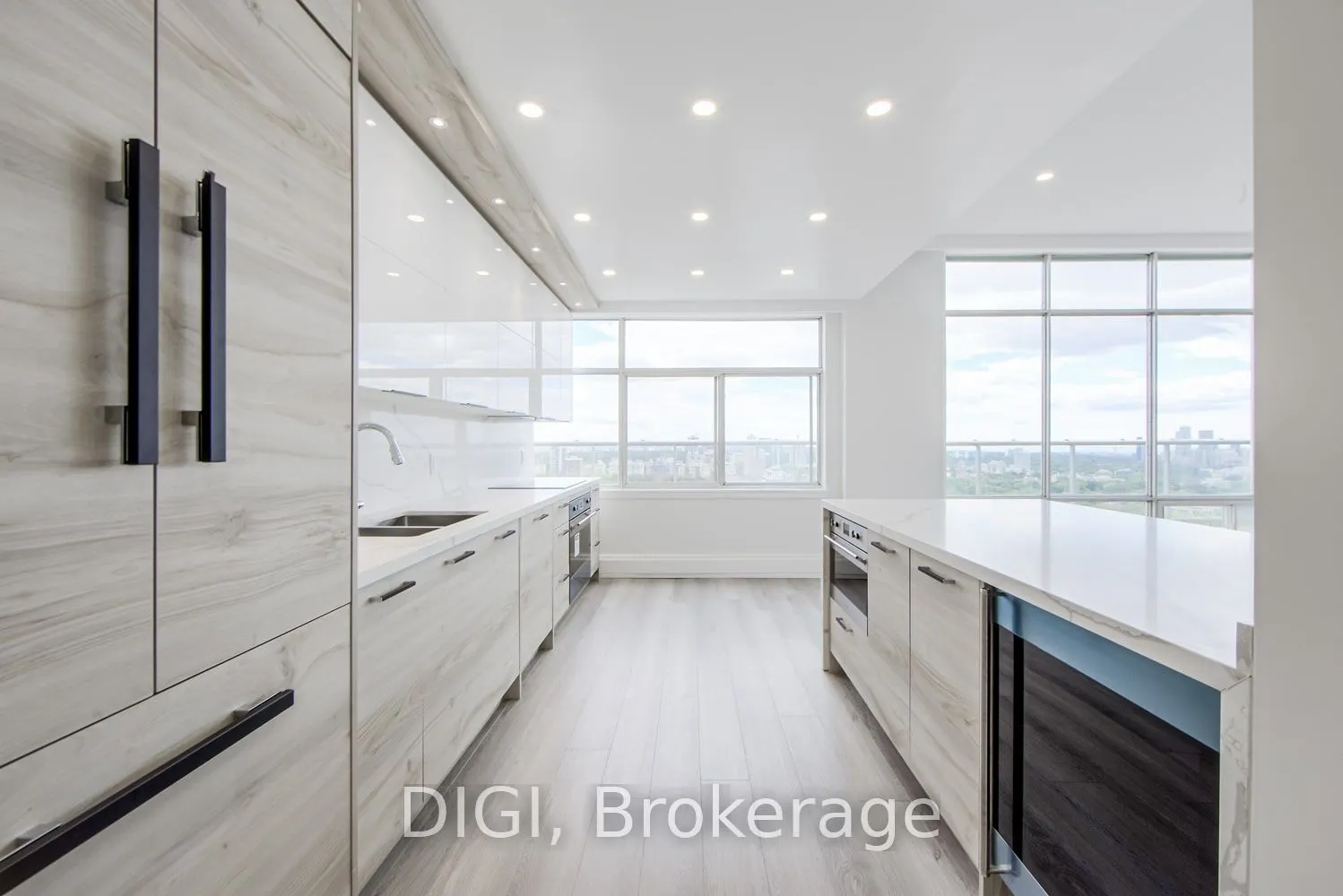 400 Walmer Road, #PH4