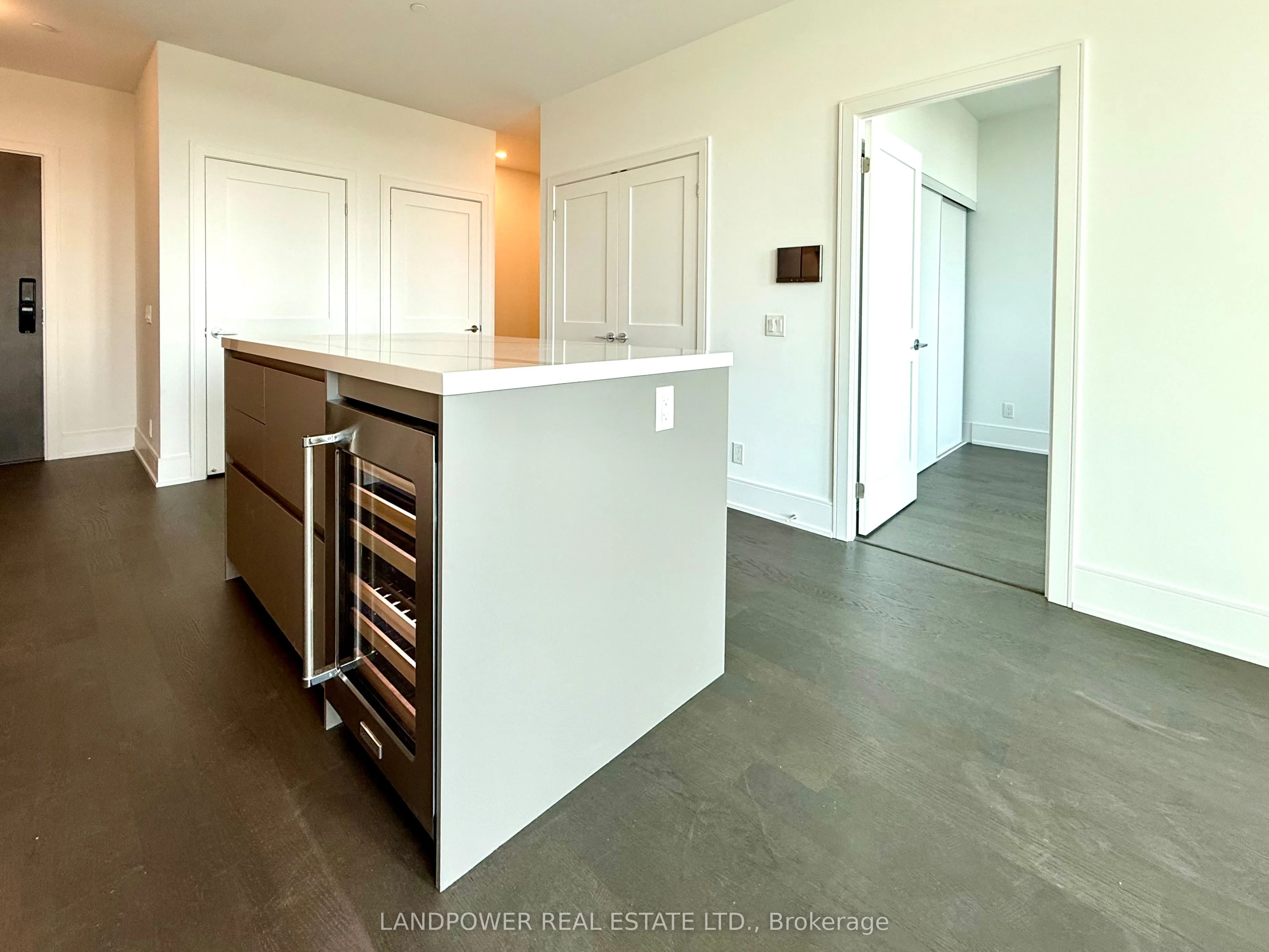 1 Hillsdale Avenue W, #601