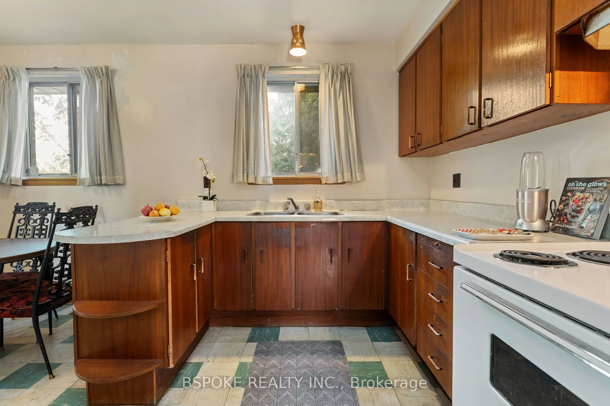 54 Warner Avenue